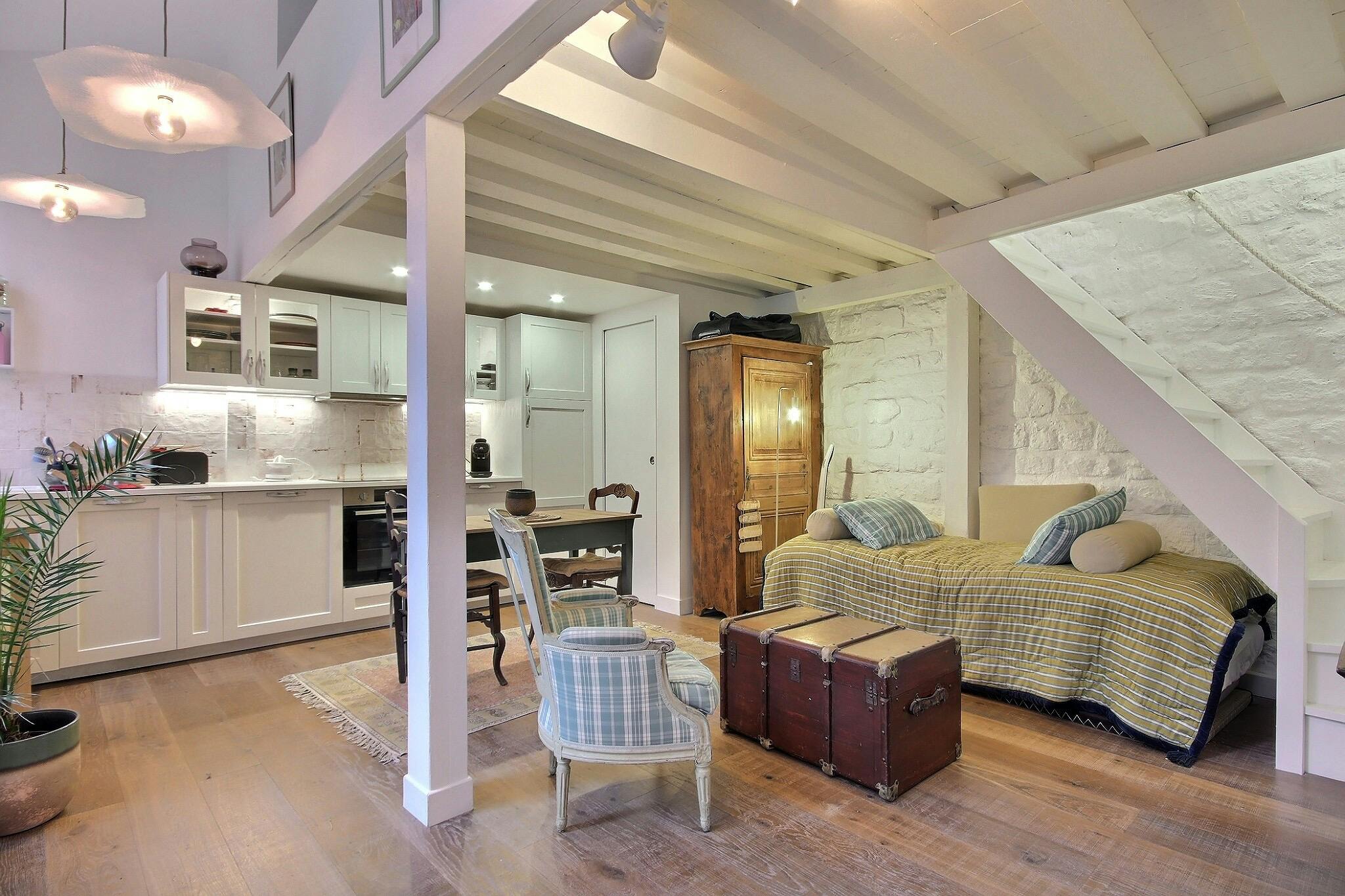 Apartment for rent for €1,998 per month in Paris, Rue Oberkampf