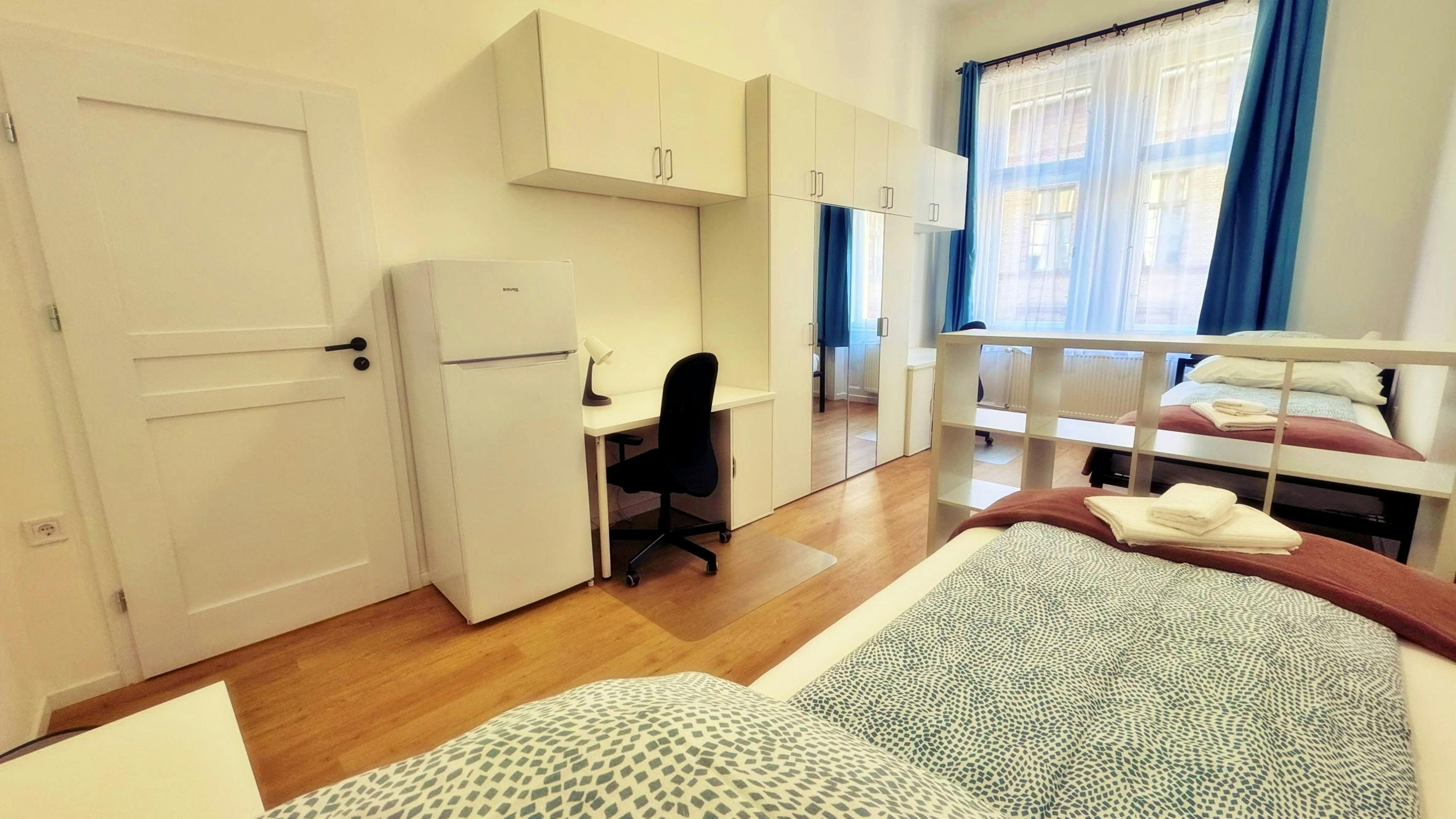 Shared room for rent for €200 per month in Budapest, Ipar utca