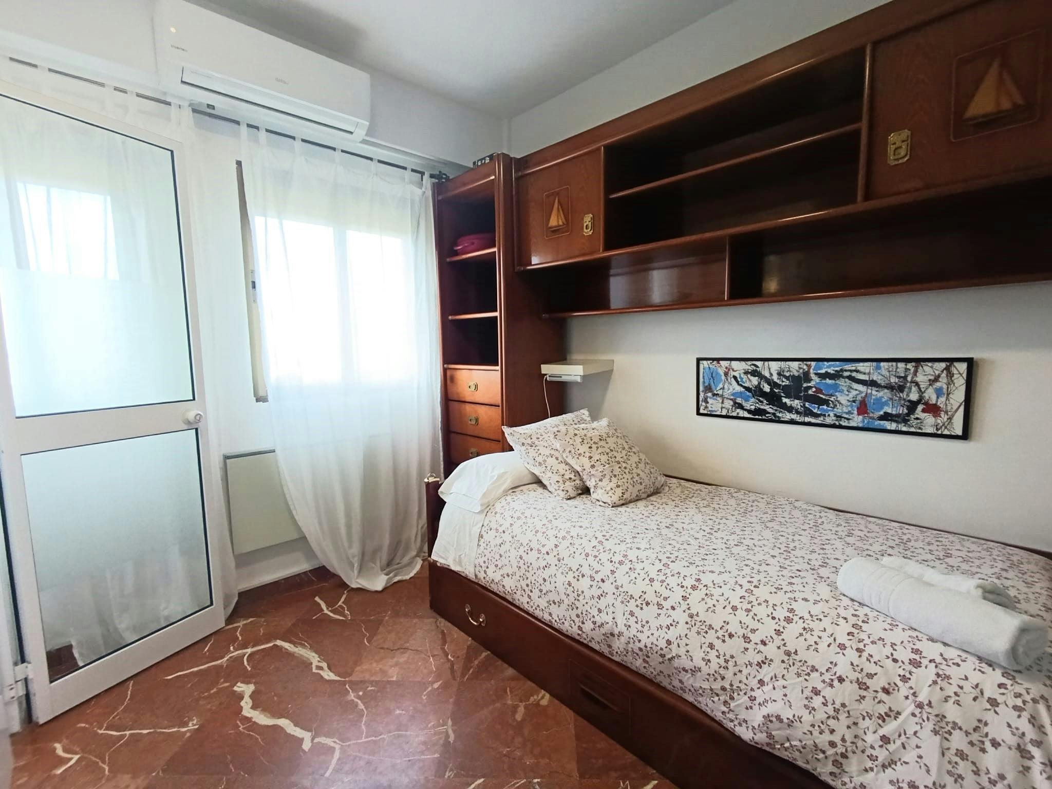 Studio te huur voor € 625 per maand in Sevilla, Plaza Doctor Barraquer