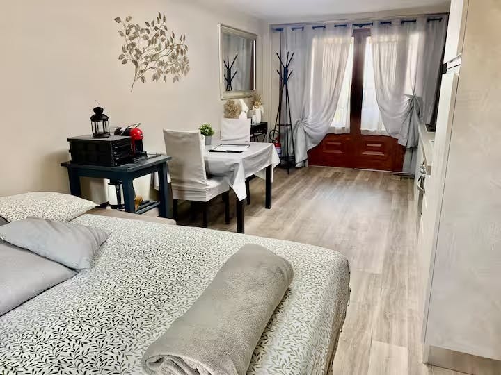 Pokój prywatny do wynajęcia za 1400 € miesięcznie w mieście Orentano, Via della Repubblica