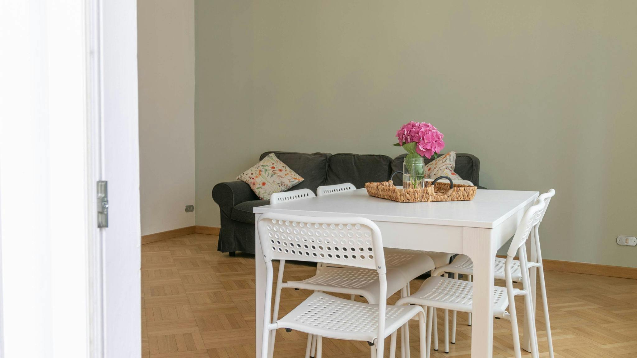 Apartment for rent for €1 per month in Lecco, Via Santo Stefano