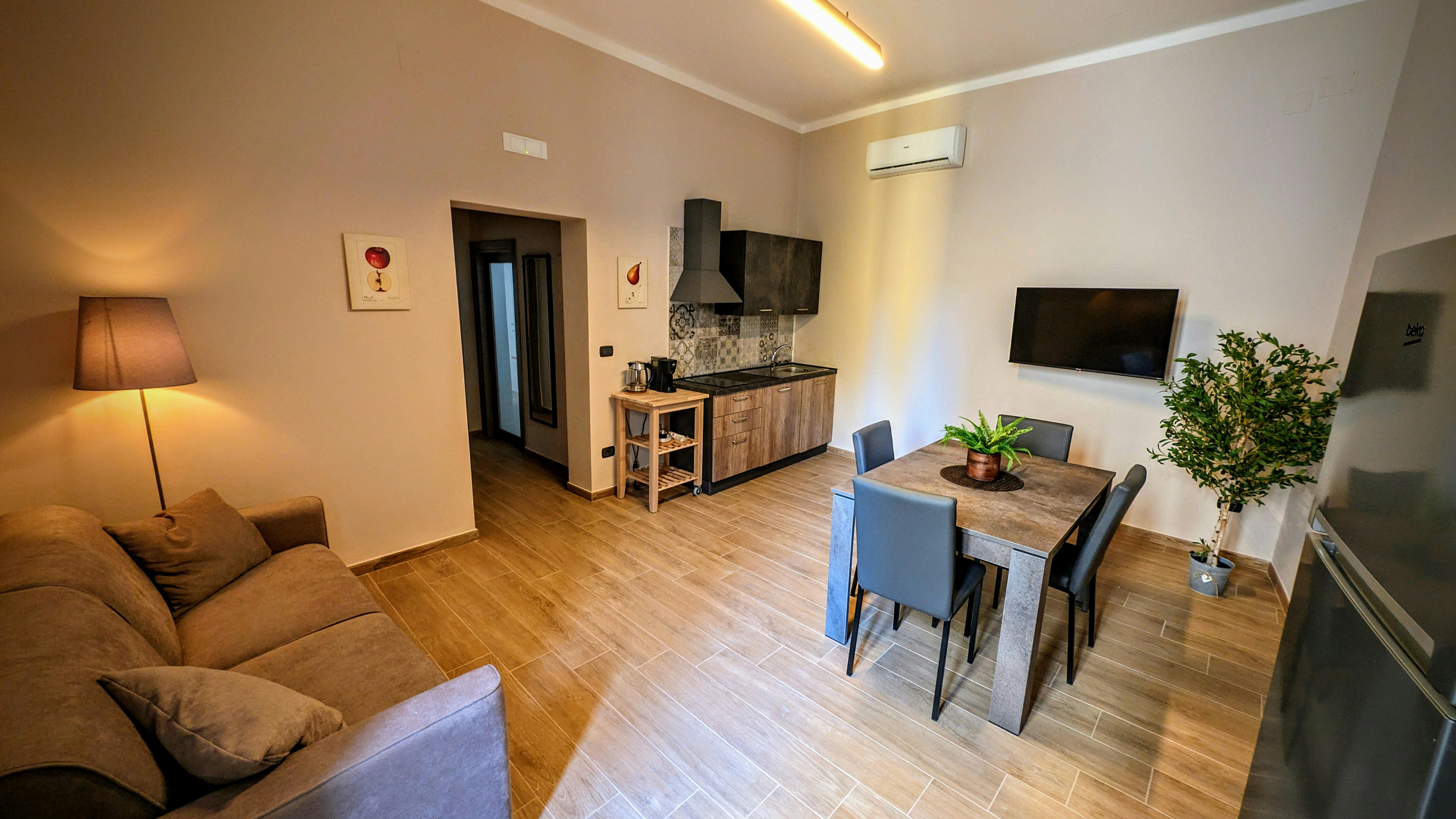 Квартира за оренду для 600 EUR на місяць у Trani, Vico Romito