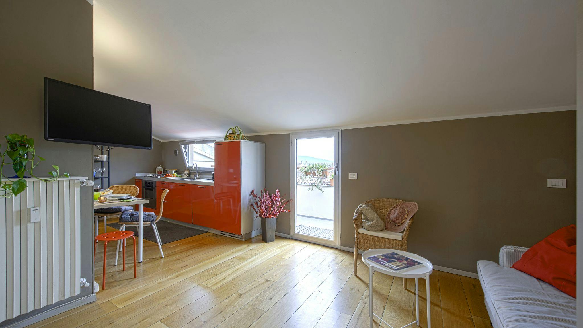 Apartment for rent for €1 per month in Florence, Via Lorenzo Il Magnifico