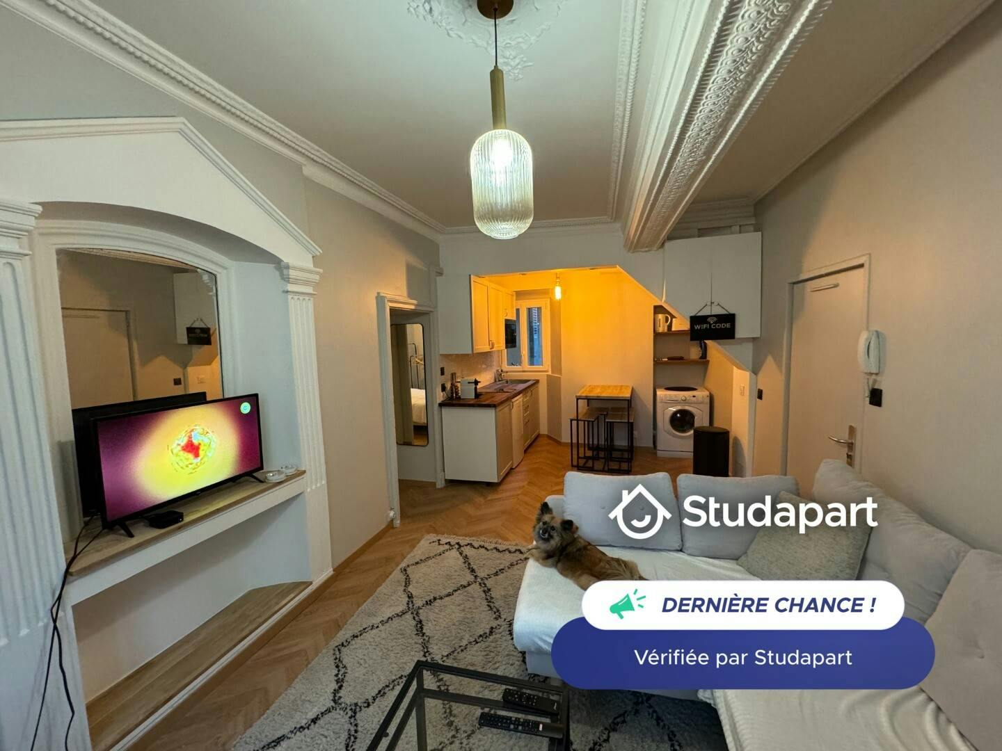 Apartment for rent for €1,100 per month in Fontainebleau, Rue de France