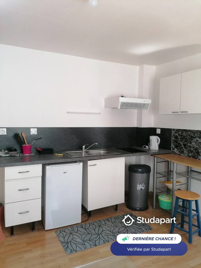 Квартира за оренду для 480 EUR на місяць у Sainte-Savine, Rue Gambetta
