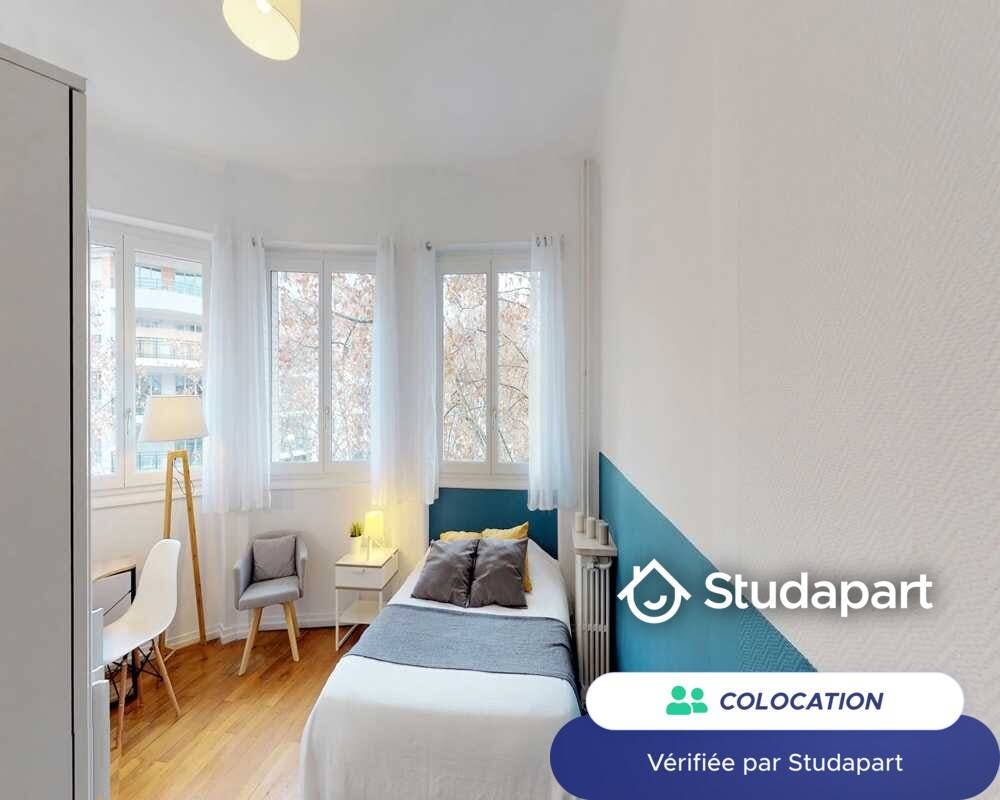 Private room for rent on Rue du Lac, Lyon