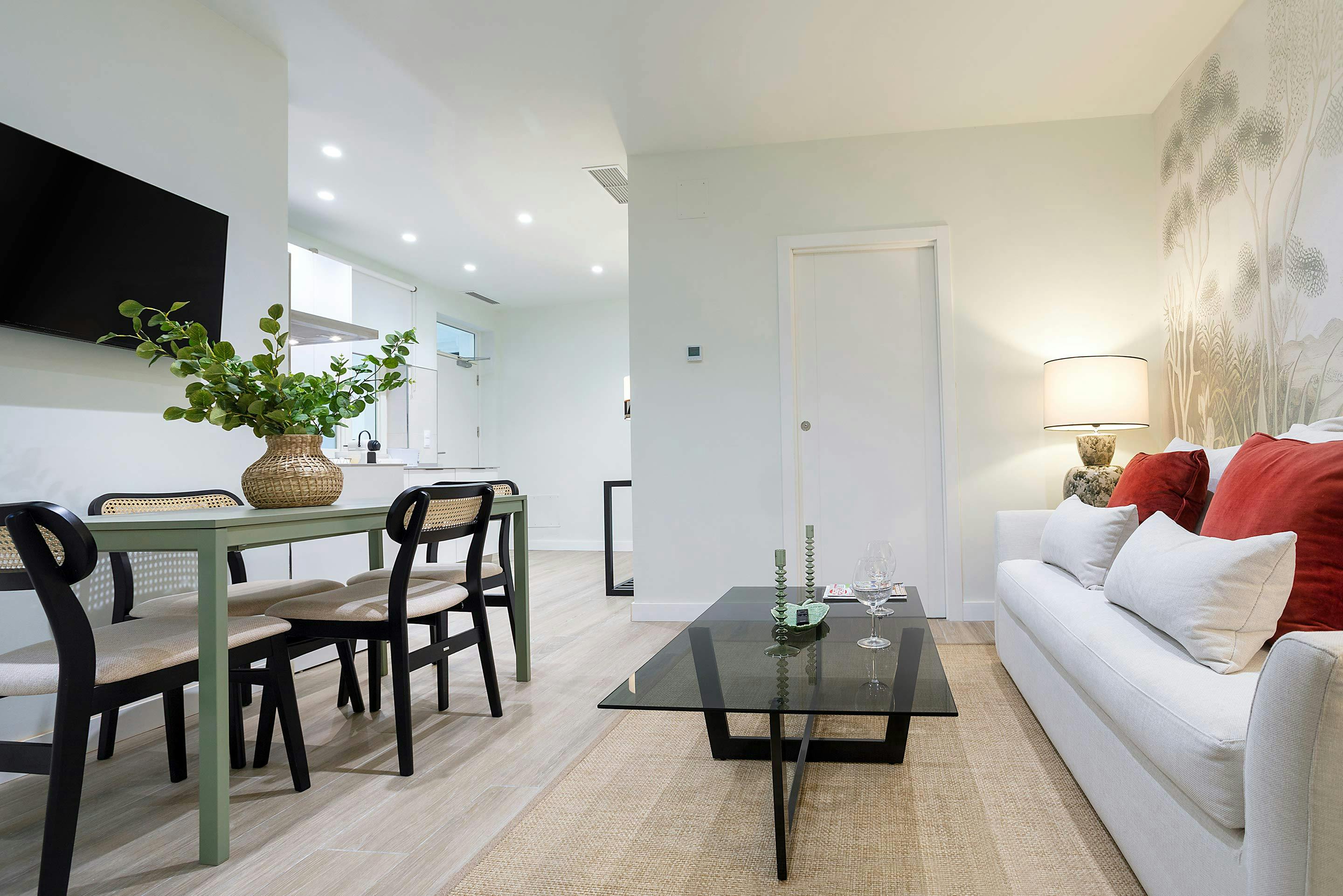 Квартира сдается в аренду за 3 177 € в месяц в Cadiz, Calle Patrocinio