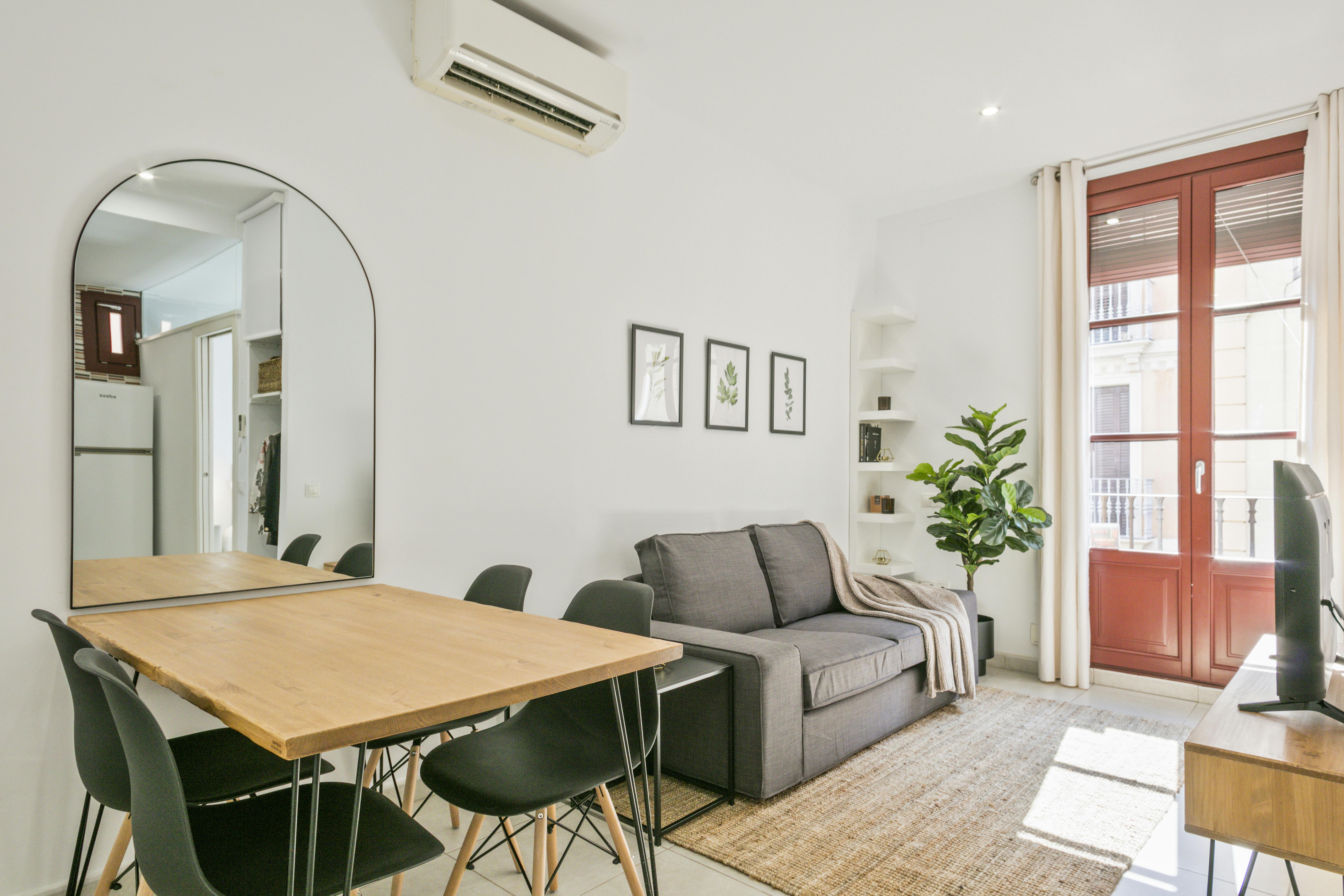 Apartment for rent for €1,785 per month in Barcelona, Carrer de l'Or