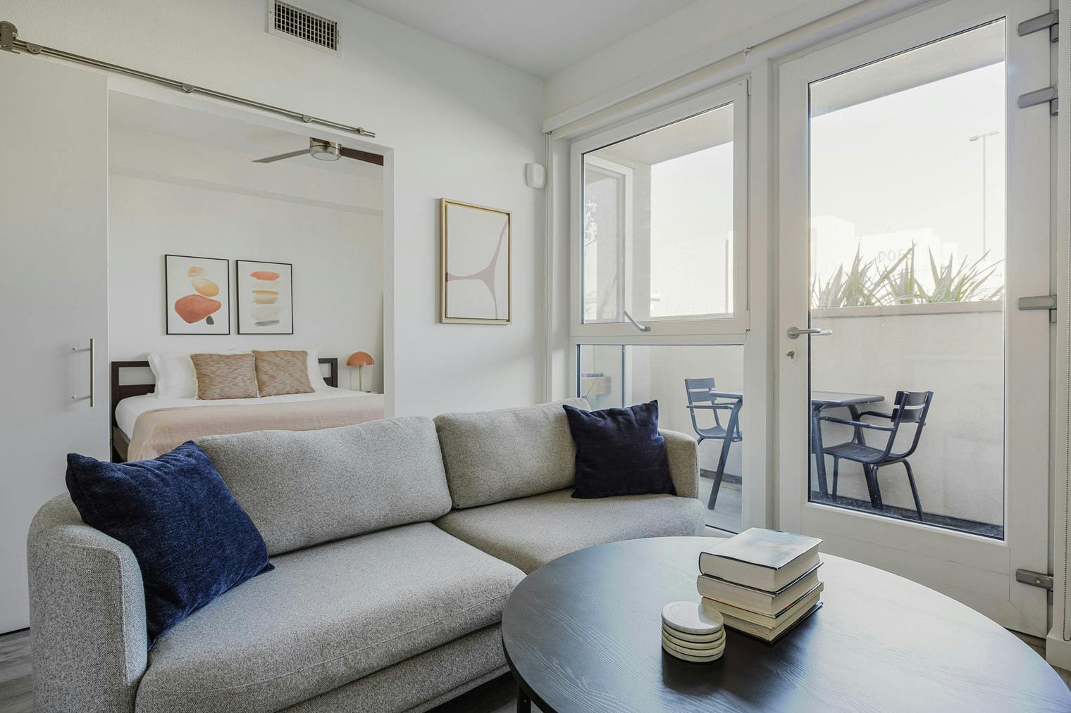 Apartment for rent for $4,352 per month in Los Angeles, Wilshire Boulevard