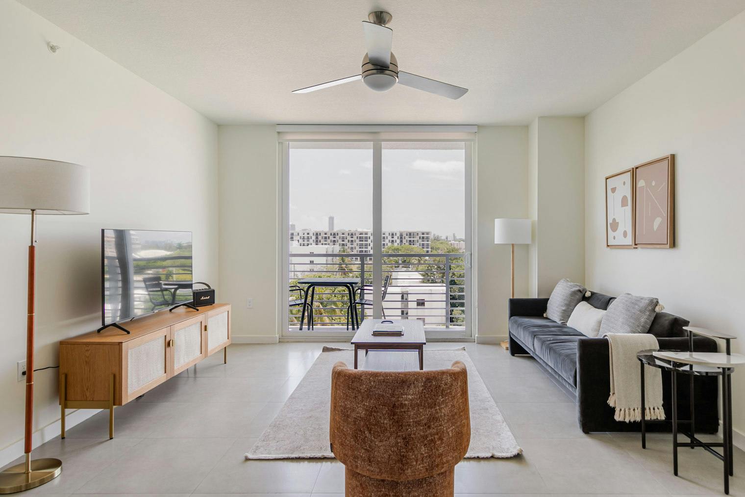 Квартира за оренду для $4,960 на місяць у Miami, Northwest 2nd Street