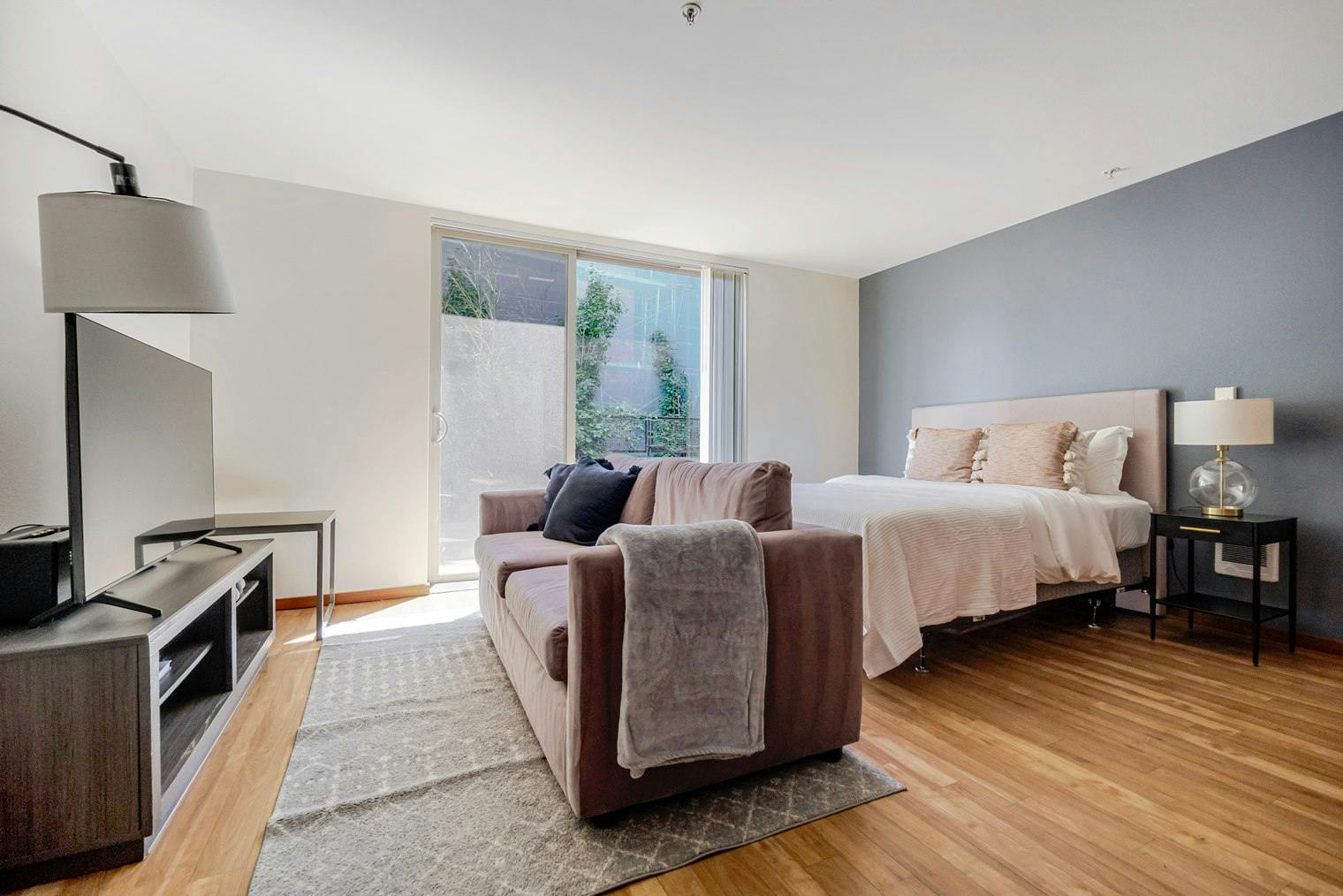 Studio for rent for €1,876 per month in Seattle, South Othello Street