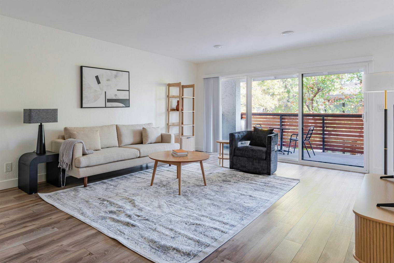 公寓 正在以 $6,590 的月租出租，其位于 San Francisco, Lucille Ave