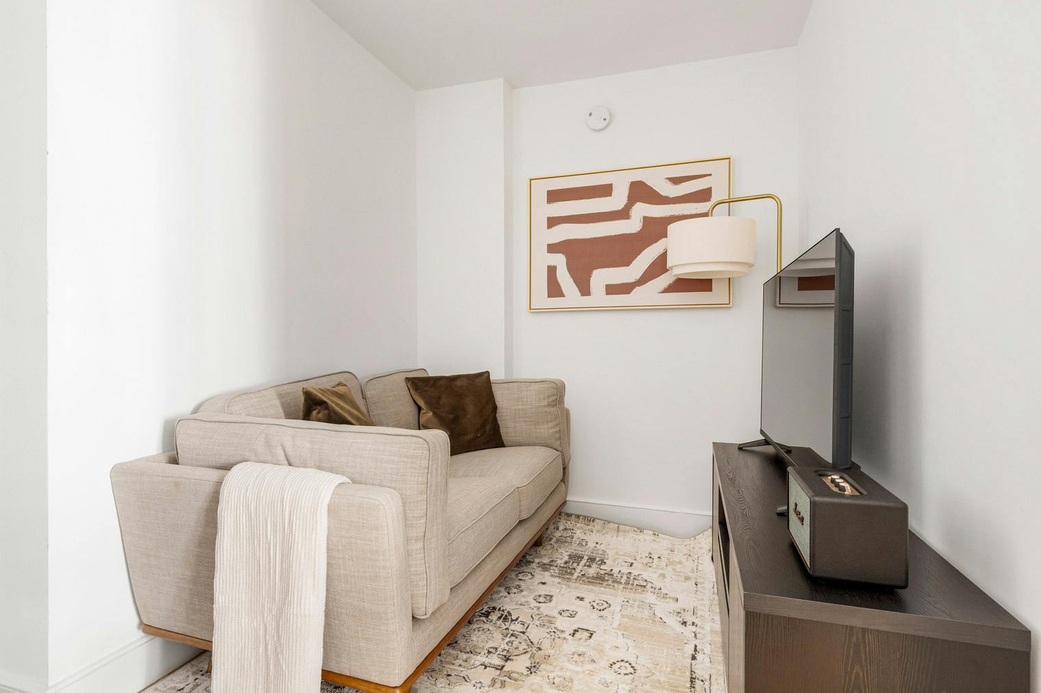 Apartment for rent for $7,127 per month in New York City, East 44th Street