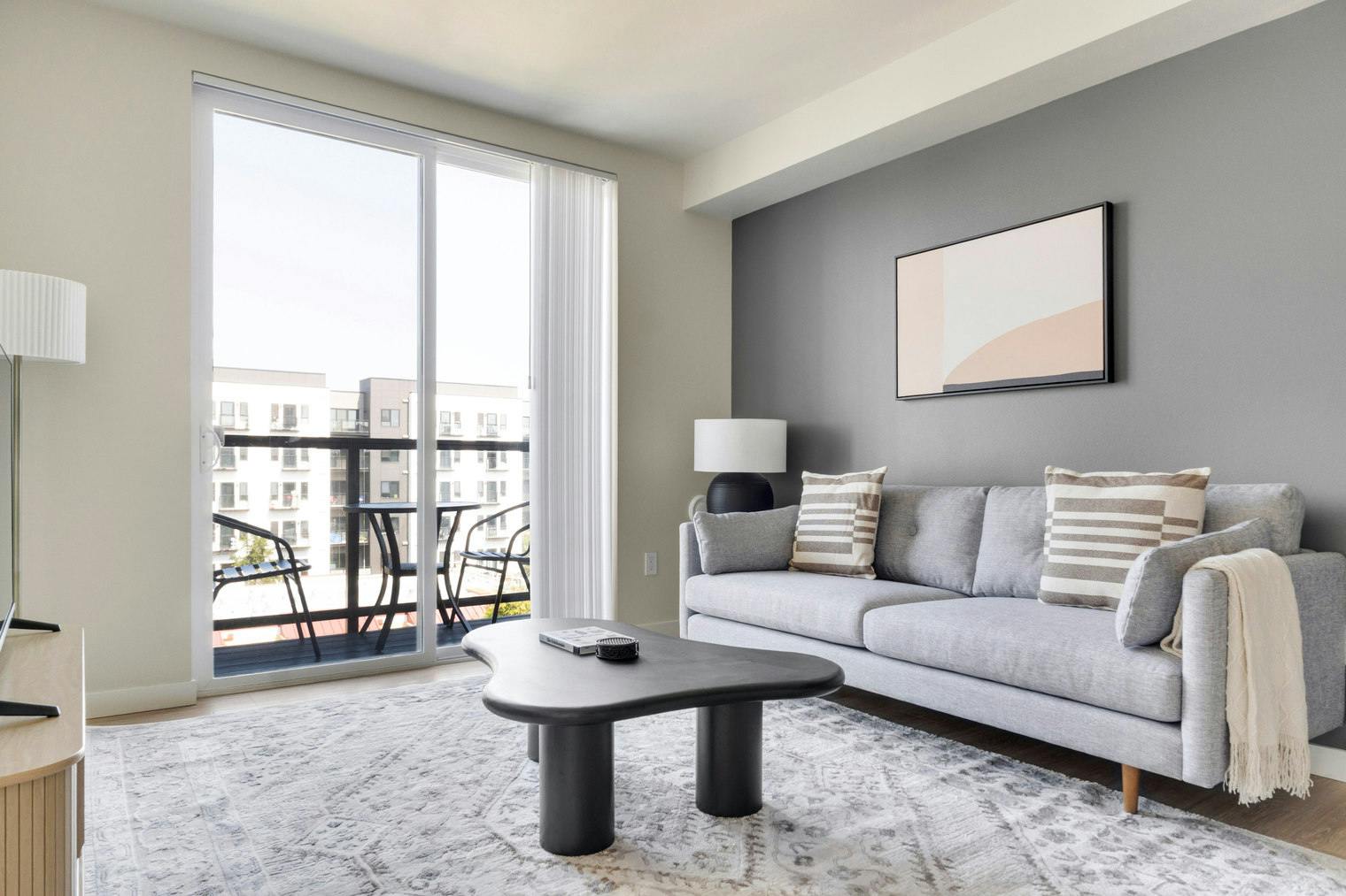 Appartamento in affitto a $4,046 al mese a Shoreline, Midvale Avenue North