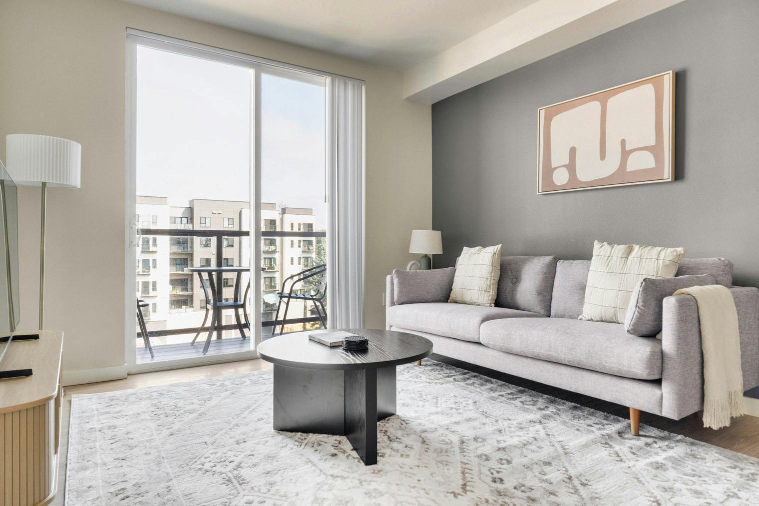 Appartement te huur voor $2,365 per maand in Shoreline, Midvale Avenue North