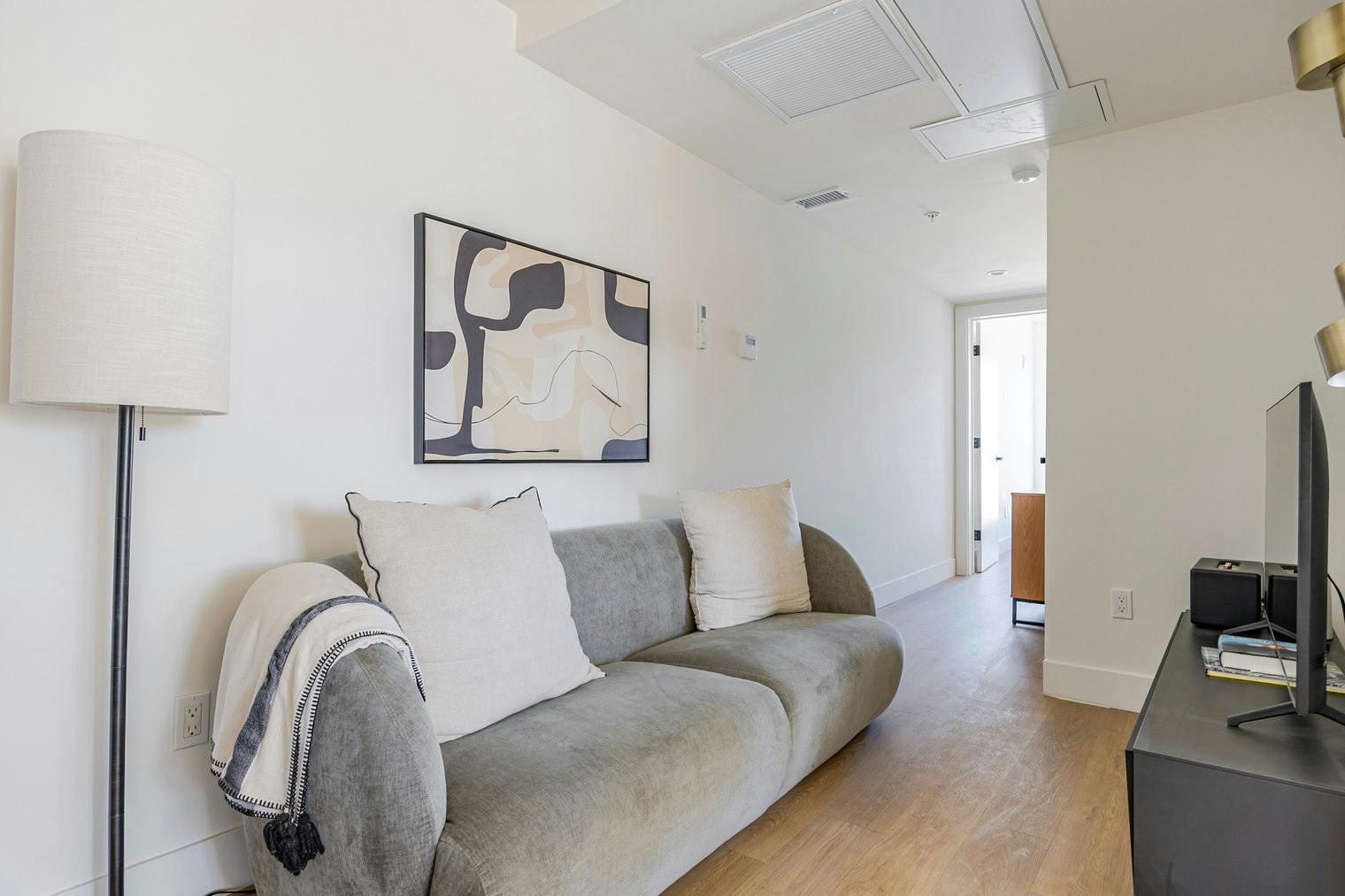 Apartment for rent for $4,386 per month in Los Angeles, North Virgil Avenue