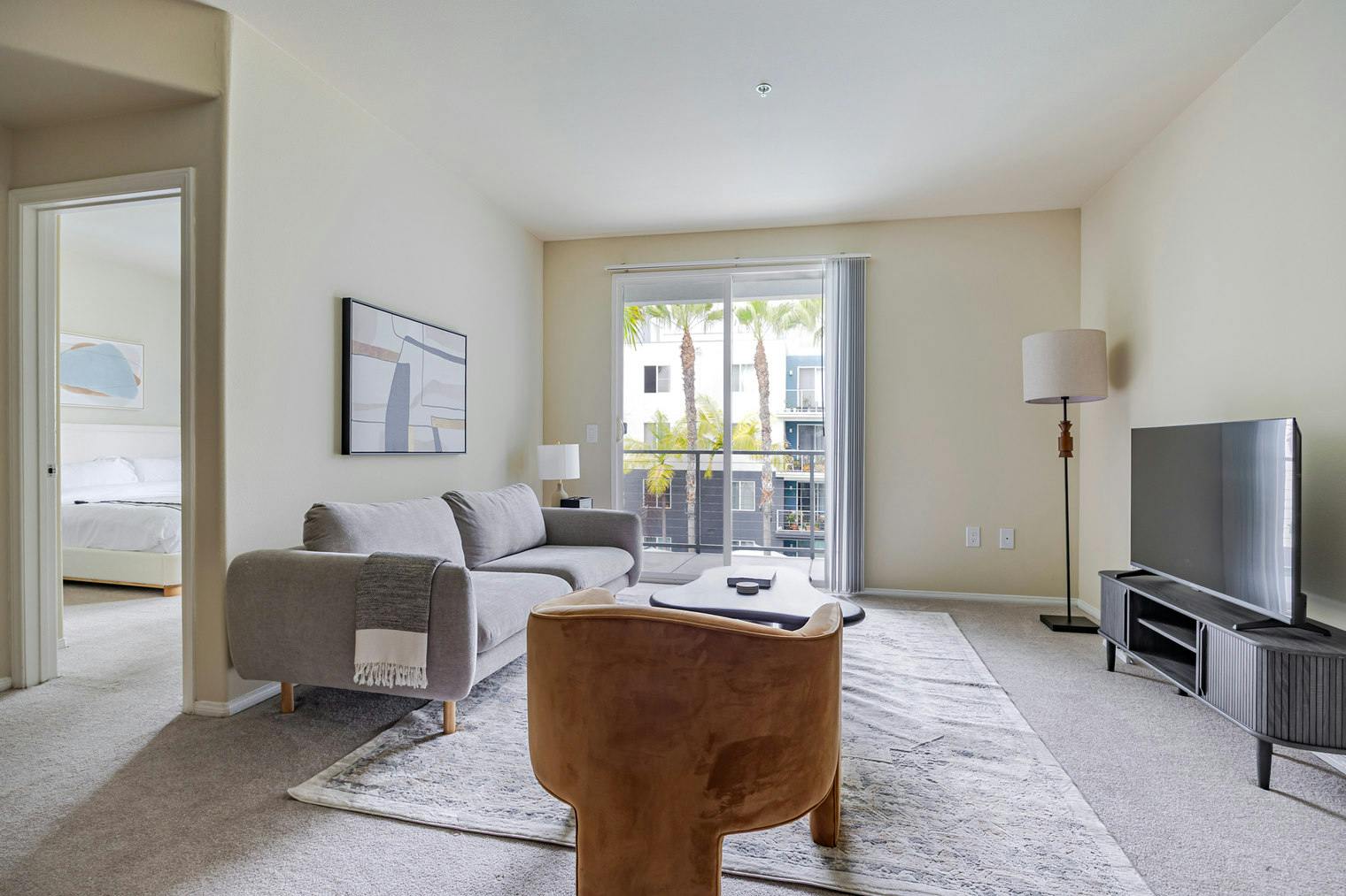 Appartamento in affitto a $6,301 al mese a Los Angeles, Westlawn Avenue