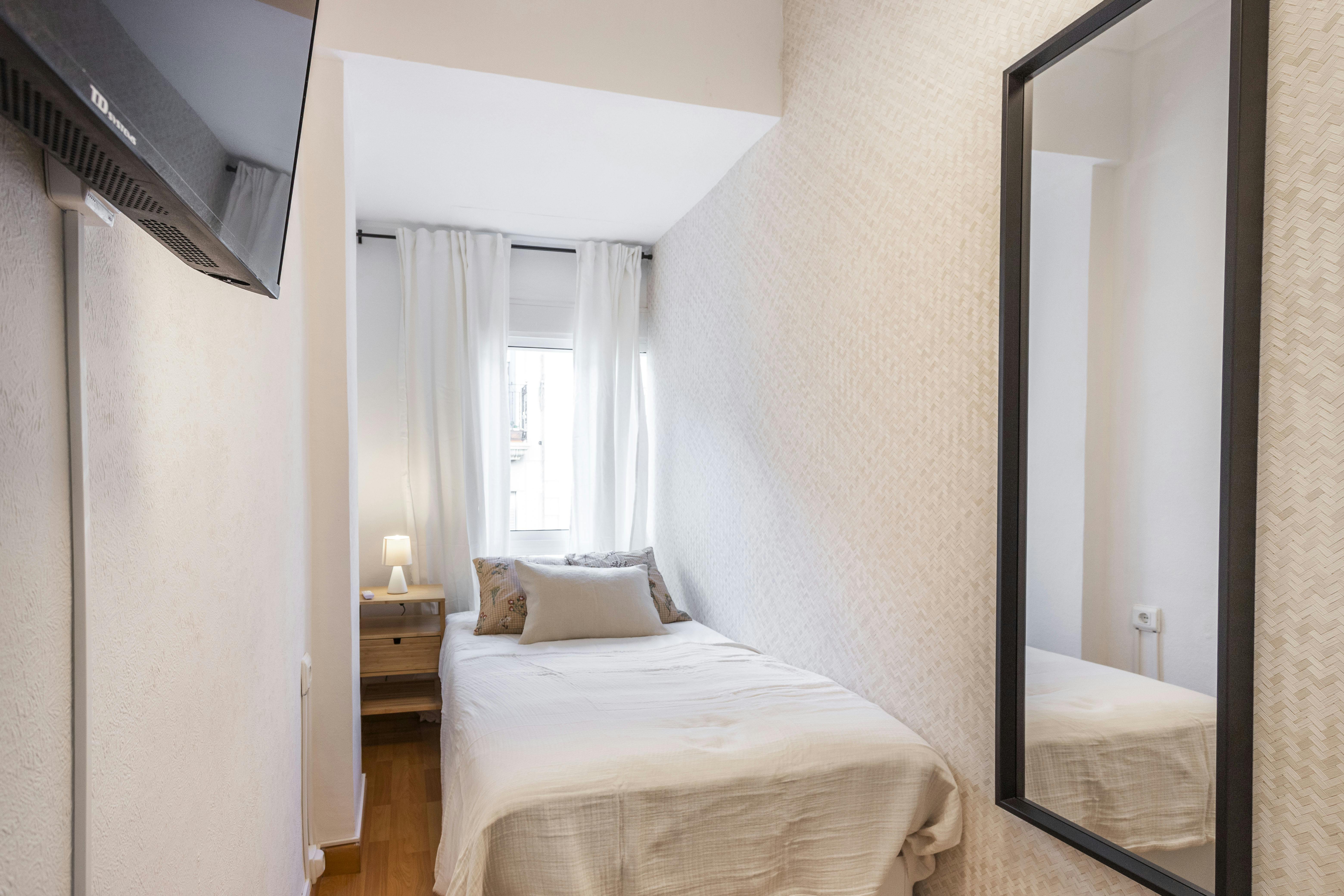 Private room for rent for €330 per month in Alicante (Alacant), Calle José Gutiérrez Petén