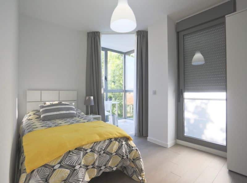 Calle de Mira el Sol, Madrid preview