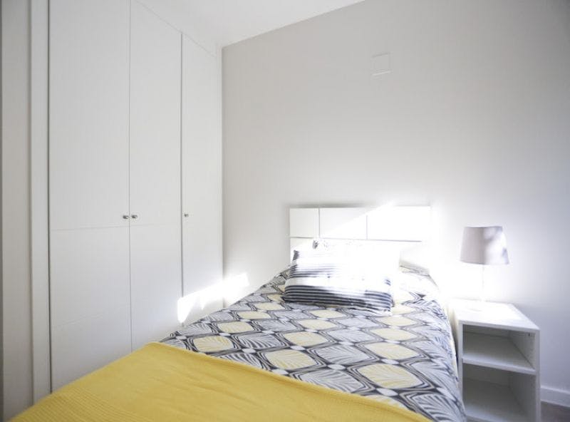 Calle de Mira el Sol, Madrid preview