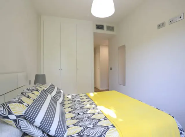 Private room in Calle de Mira el Sol, Madrid (1669233) room image 1