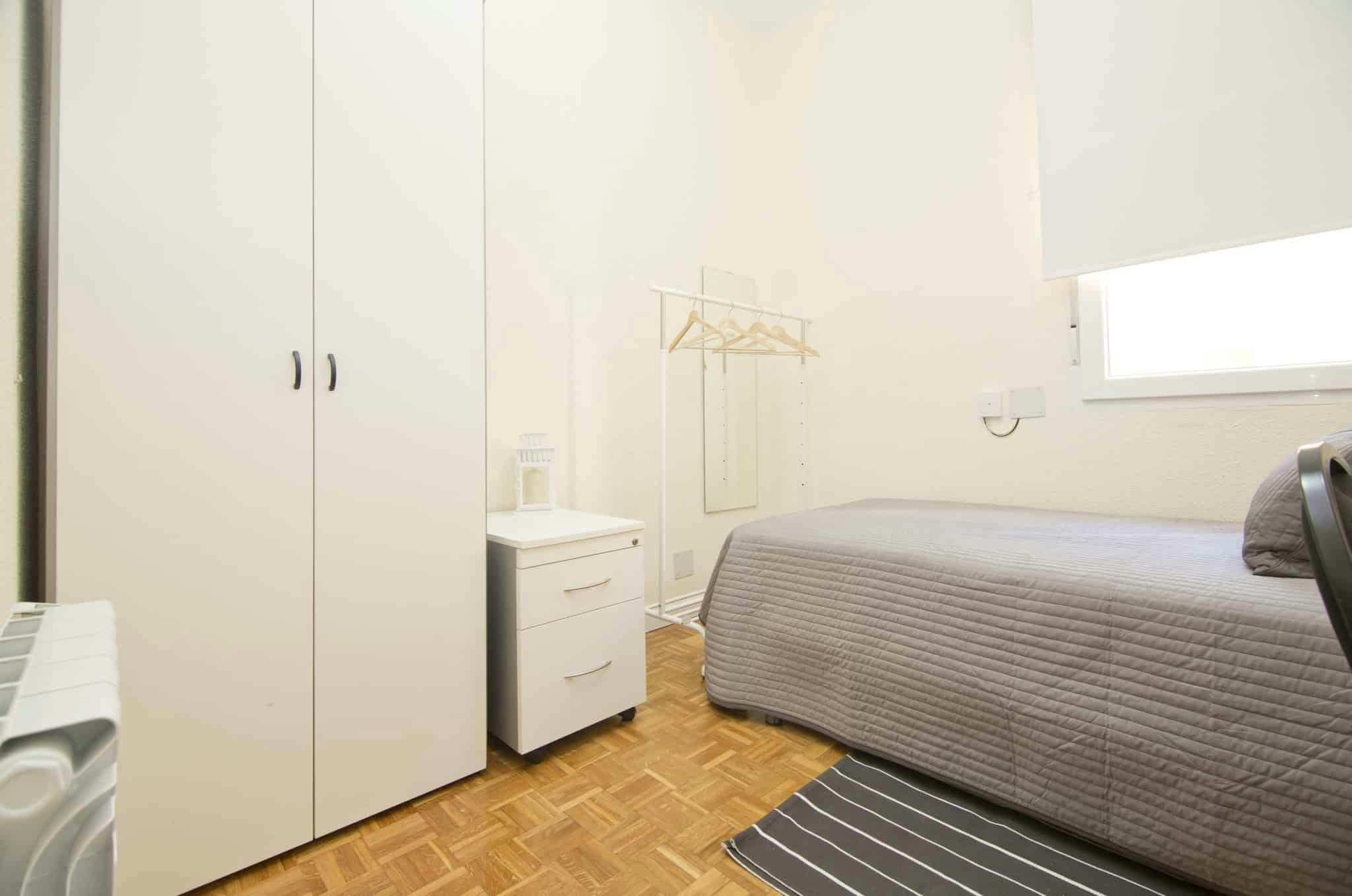 Single room Madrid, 1 bed, 10m² — photo 6
