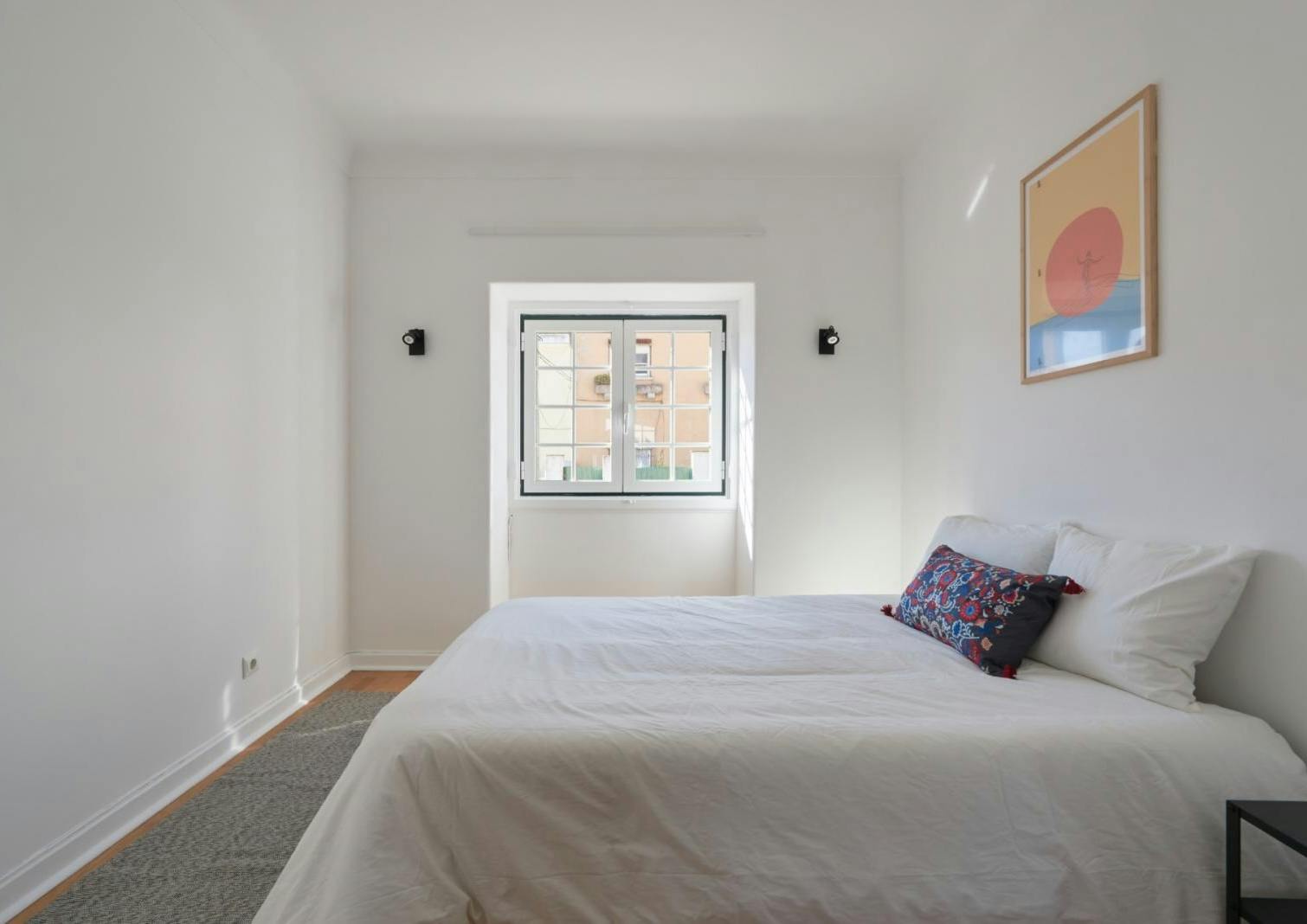 Rua Trinta, Lisbon preview