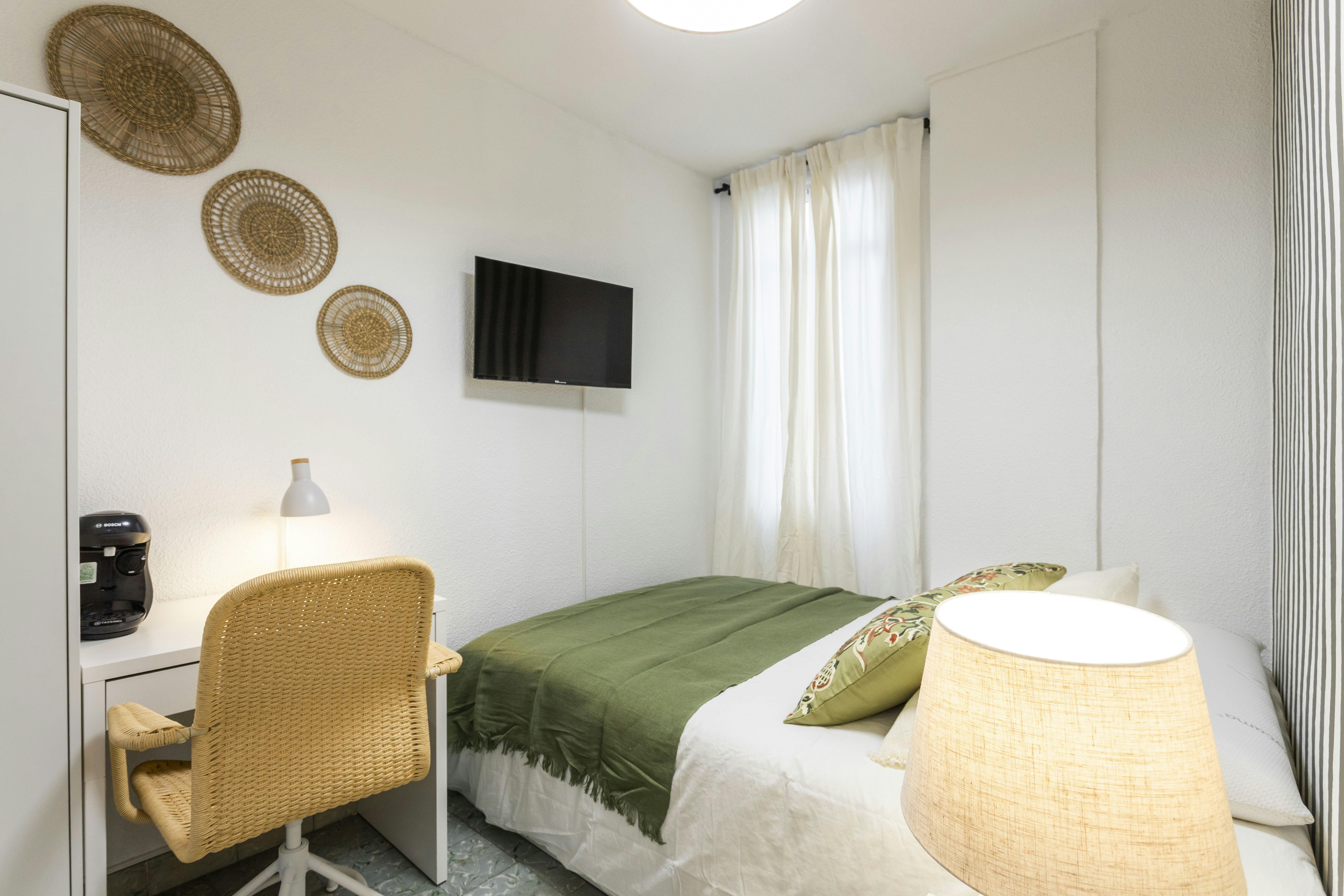 Private room for rent for €330 per month in Alicante (Alacant), Calle José Gutiérrez Petén