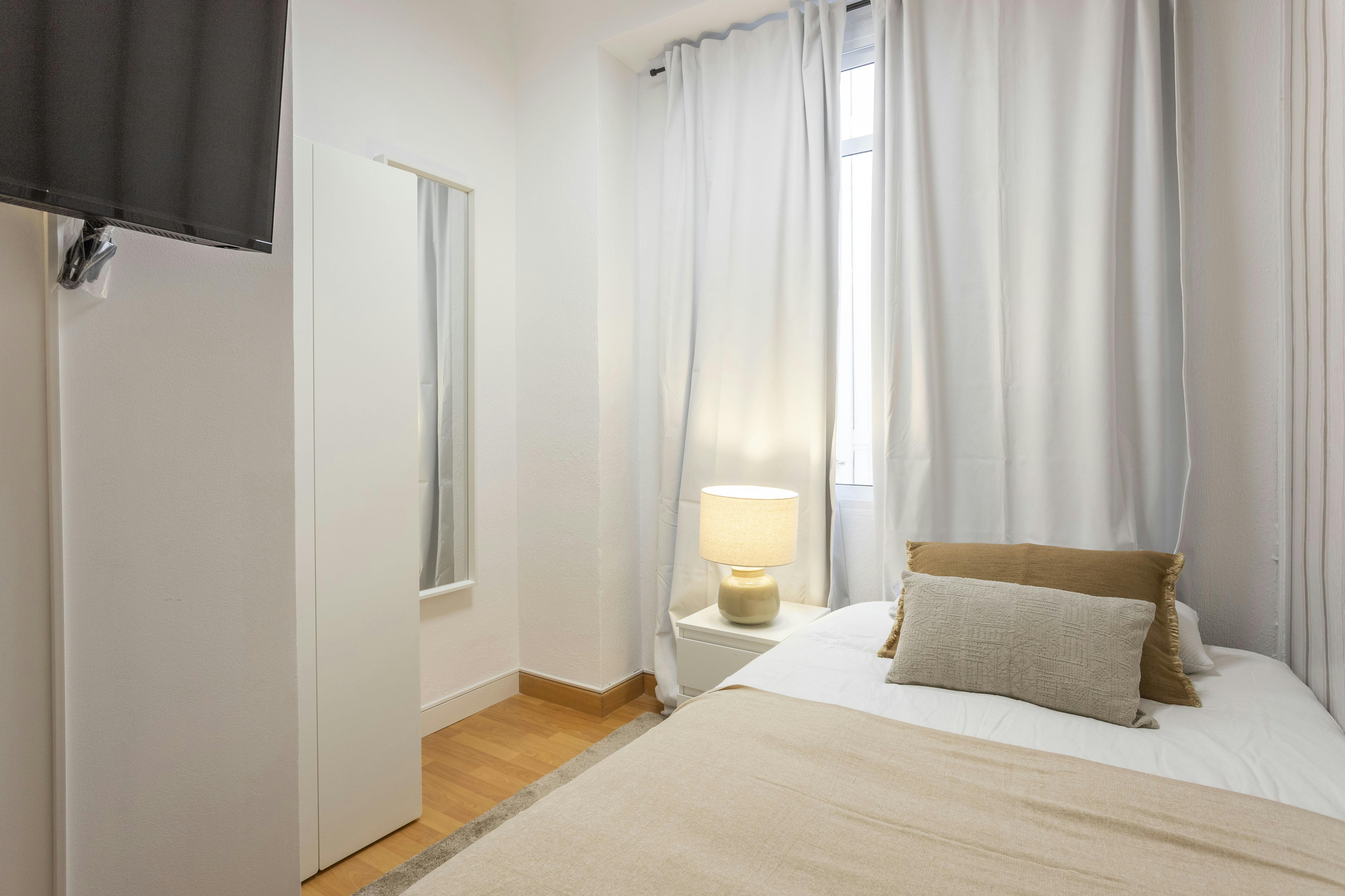 Private room for rent for €420 per month in Alicante (Alacant), Calle José Gutiérrez Petén