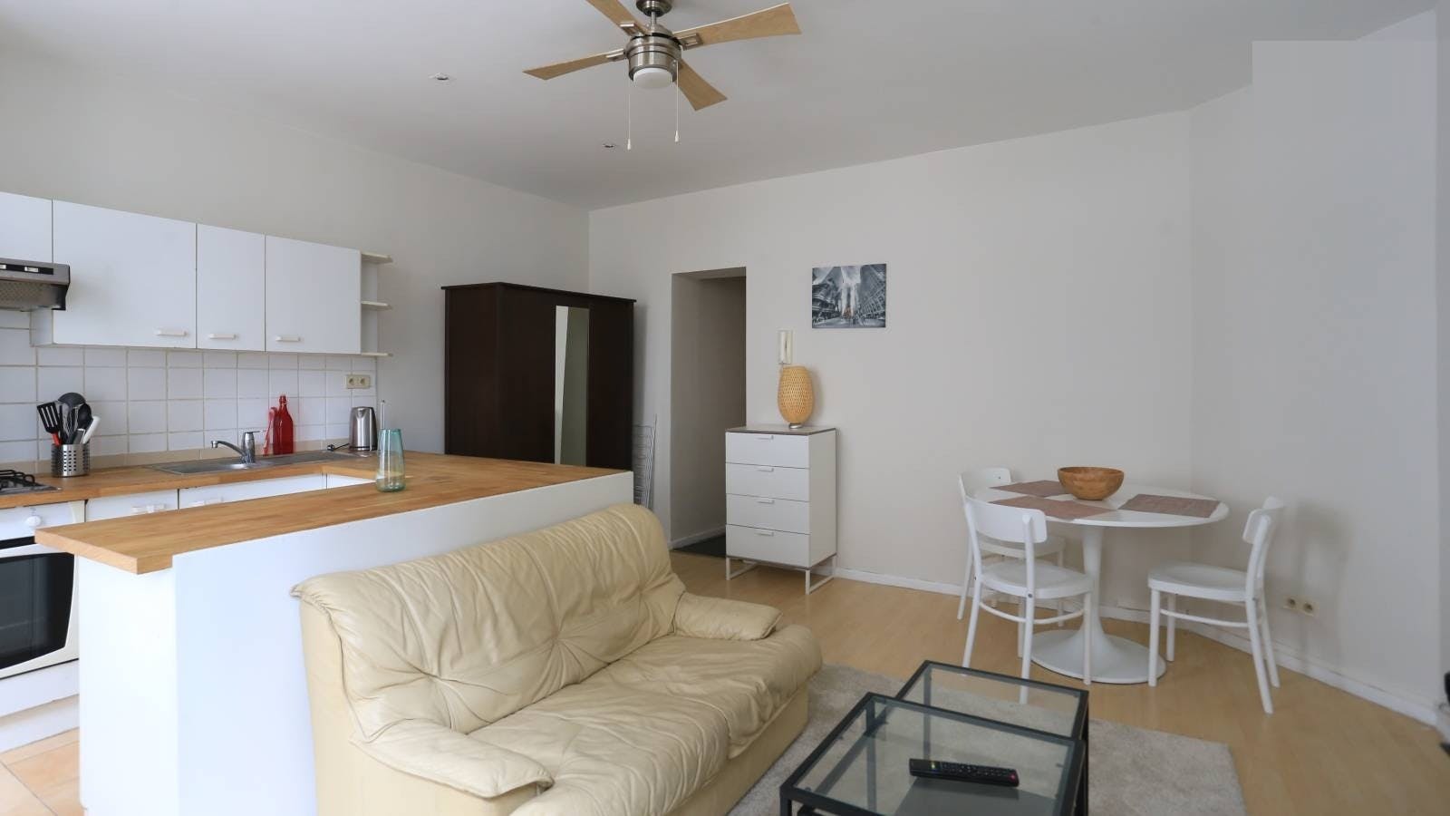 Appartement à louer pour 860 €/mois à Brussels, Rue aux Fleurs