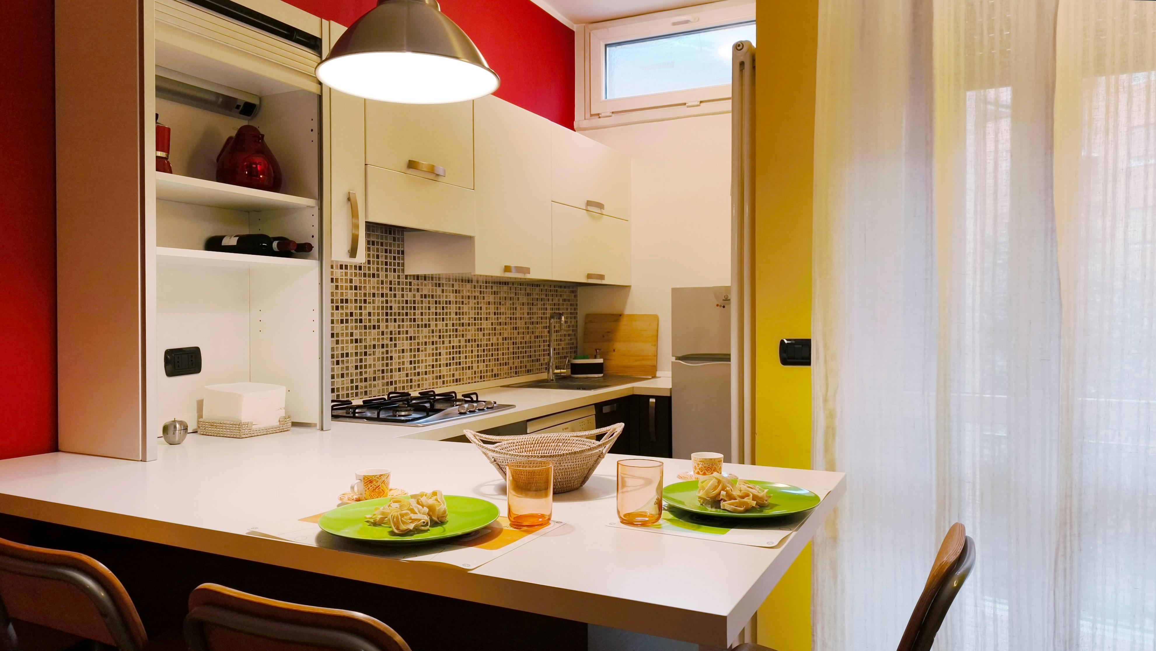 Apartment for rent for €1,300 per month in Milan, Via Desenzano