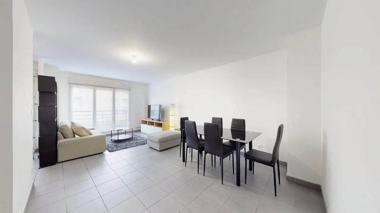 2-Bedroom Apartment in Rue Eugène Fournière, Villeurbanne (1669564) ROOM 1