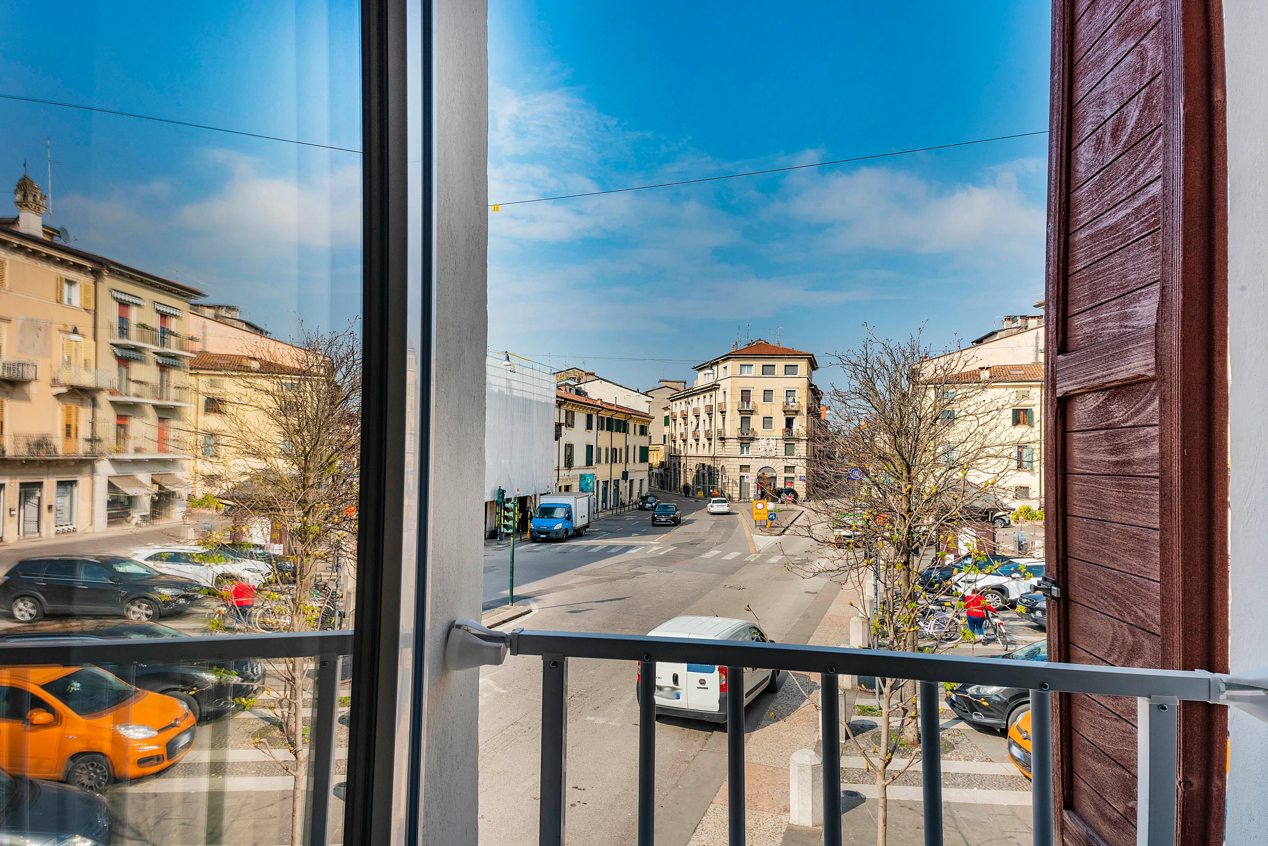Single room Verona, 1 bed, 17m² — photo 1