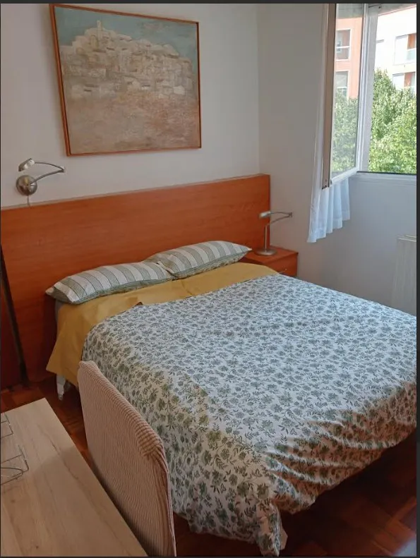 2-Bedroom Apartment in Calle Remiro de Goñi, Pamplona 1