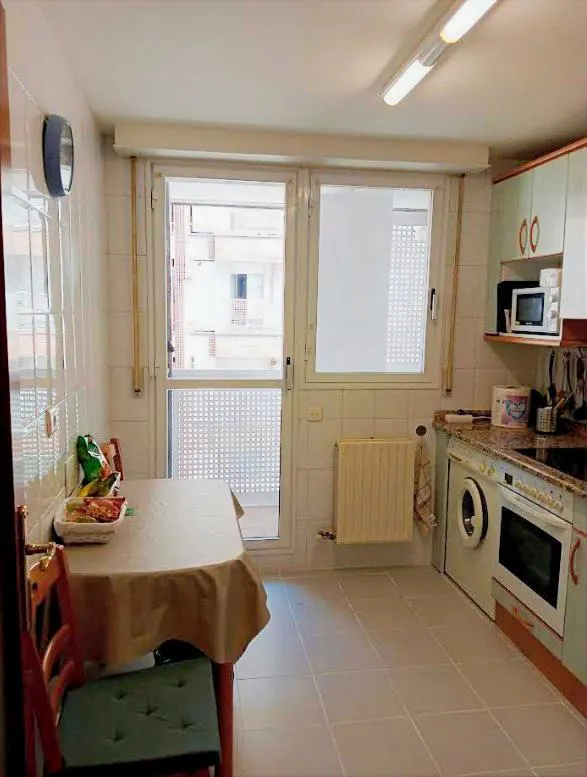 2-Bedroom Apartment in Calle Remiro de Goñi, Pamplona (1669581) room image 5