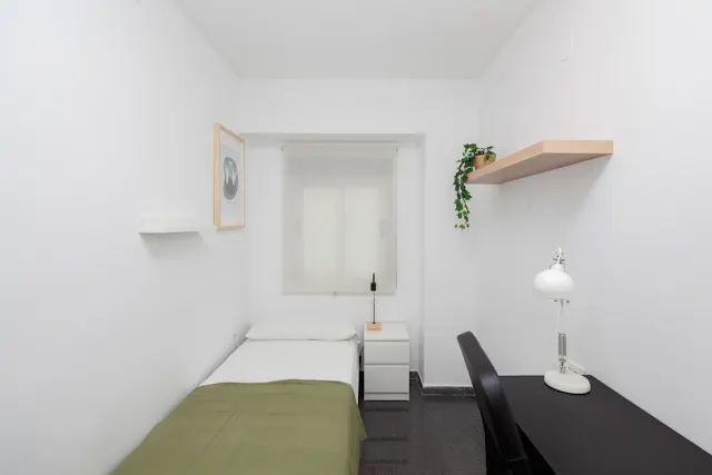 Private room in Avinguda del Port, Valencia (1669594) room image 2