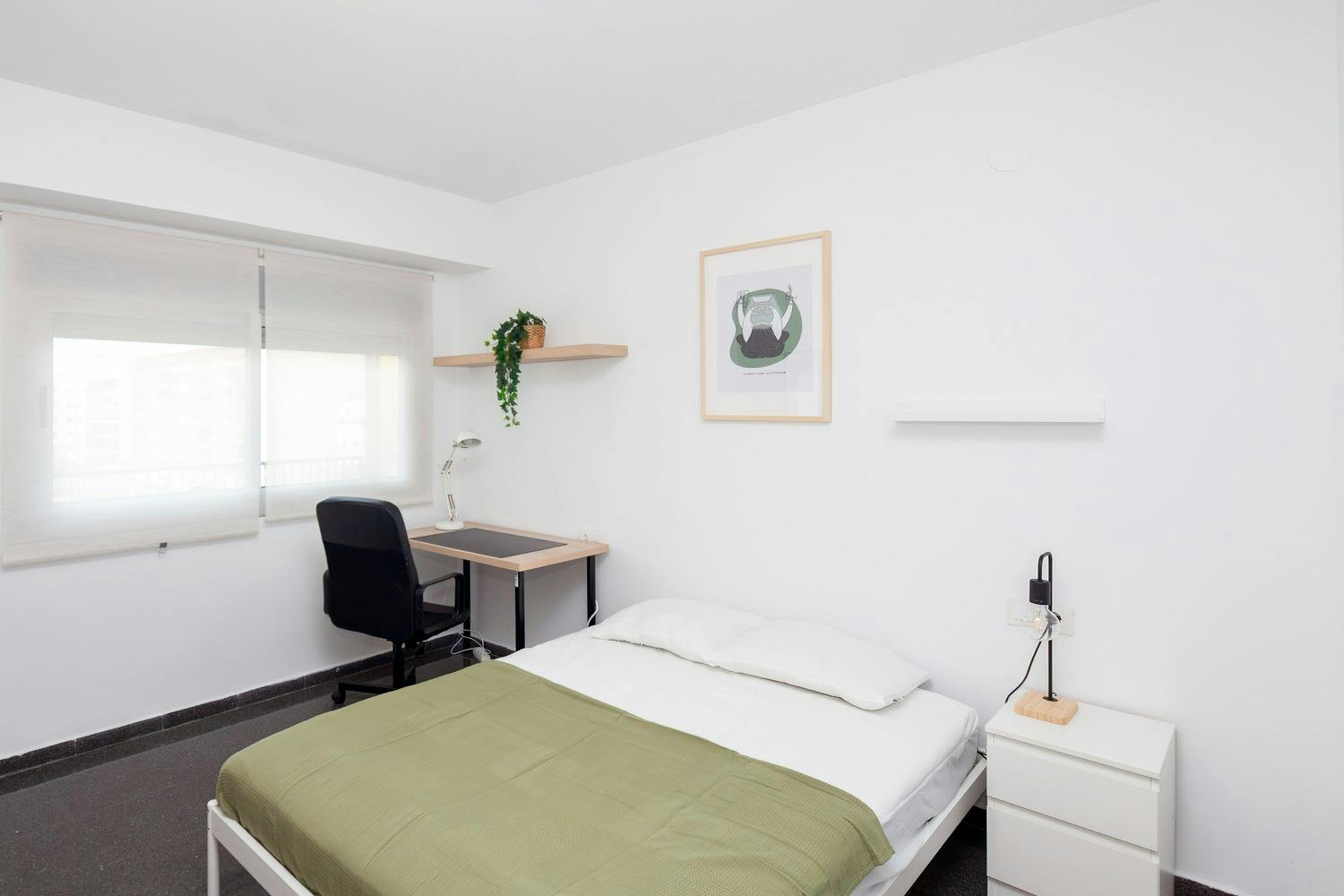 Private room for rent for €445 per month in Valencia, Avinguda del Port