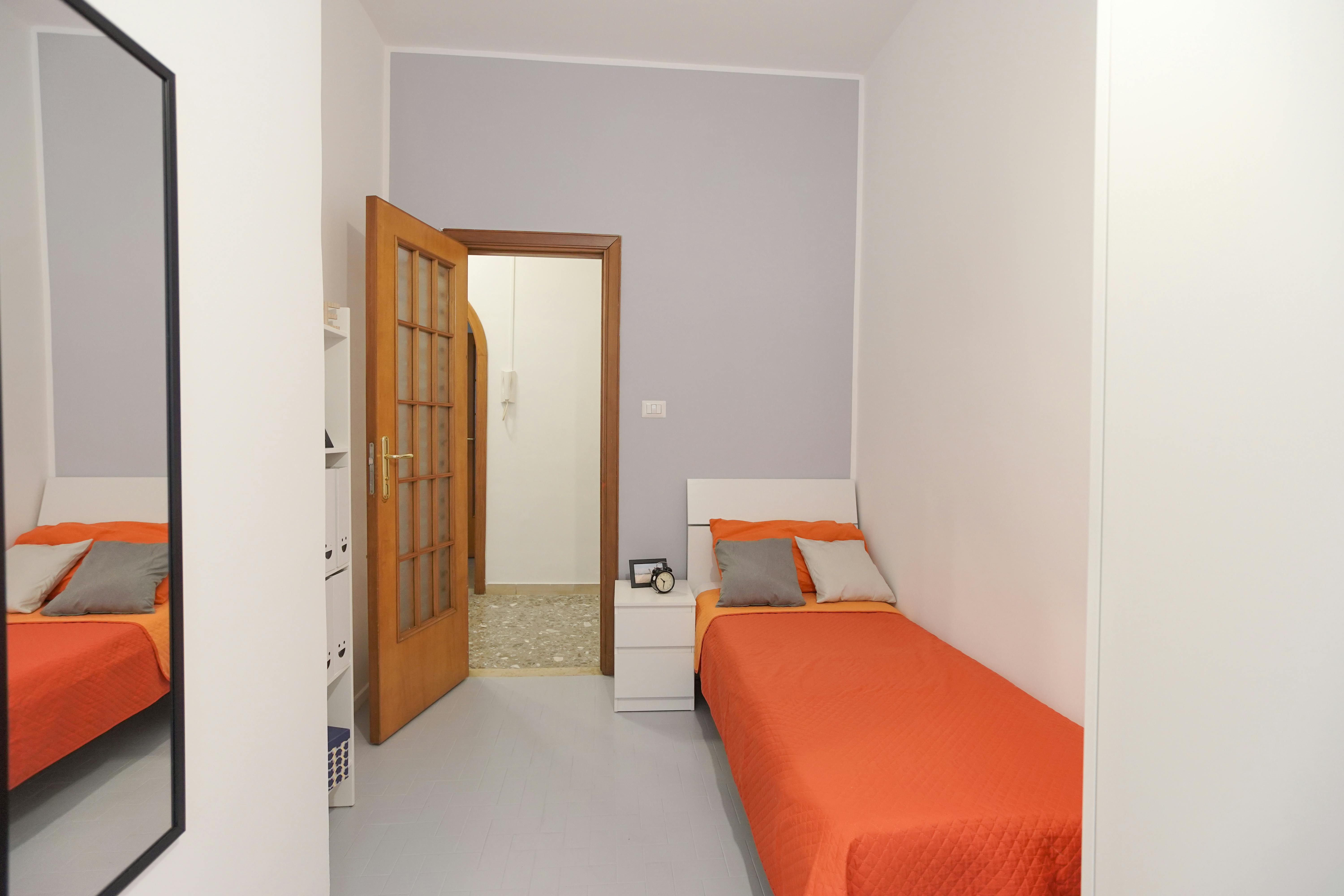 Single room Forlì, 1 bed, 9m² — photo 2