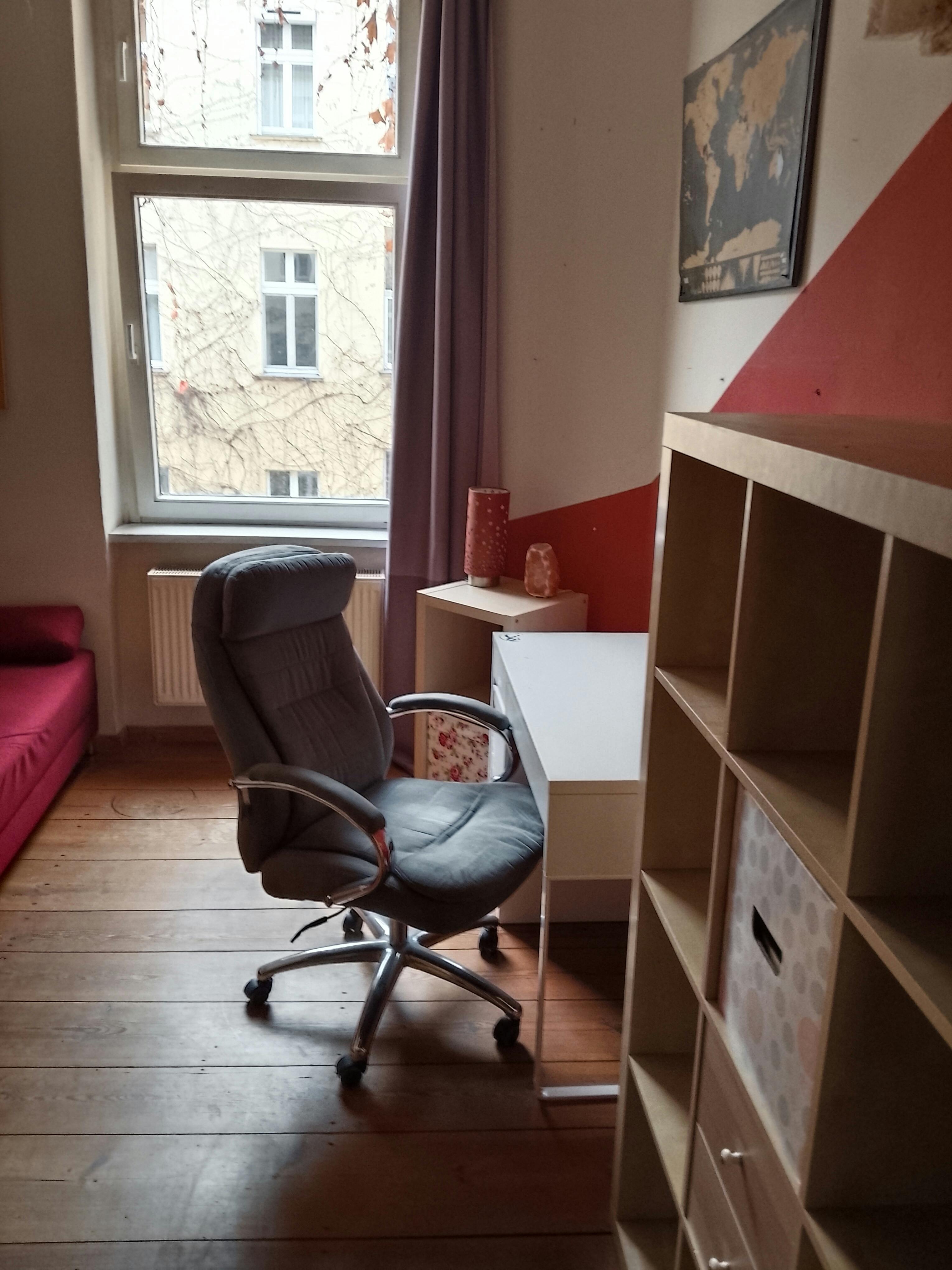 Pasteurstraße, Berlin preview