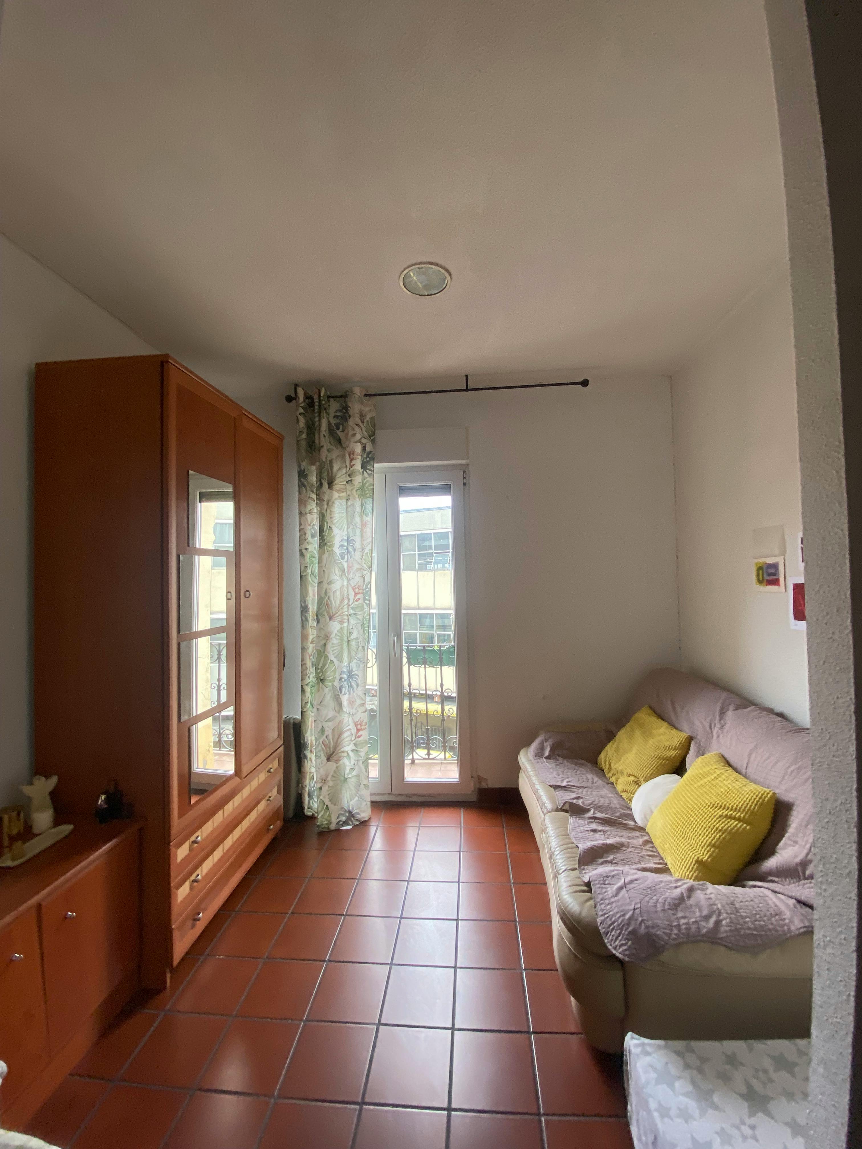 Single room Bilbao, 1 bed, 25m² — photo 1