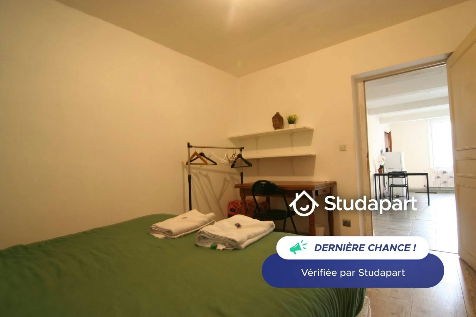 私人房间 正在以 €399 的月租出租，其位于 Fourques, Rue de la République