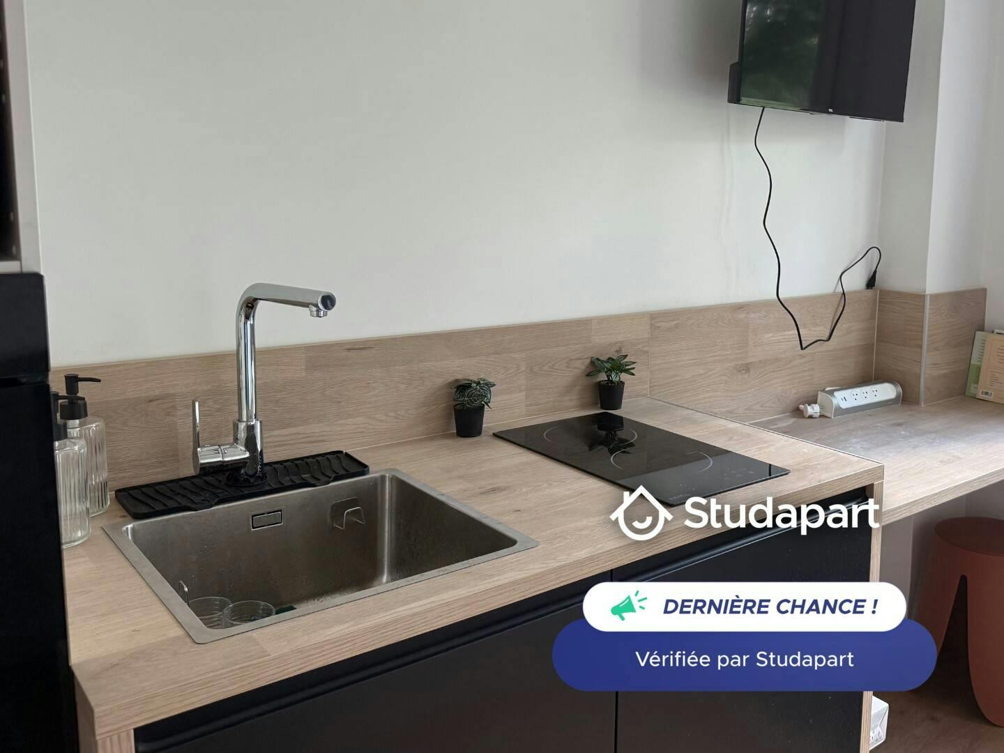 Mieszkanie do wynajęcia za 480 € miesięcznie w mieście Poitiers, Rue Aliénor d'Aquitaine