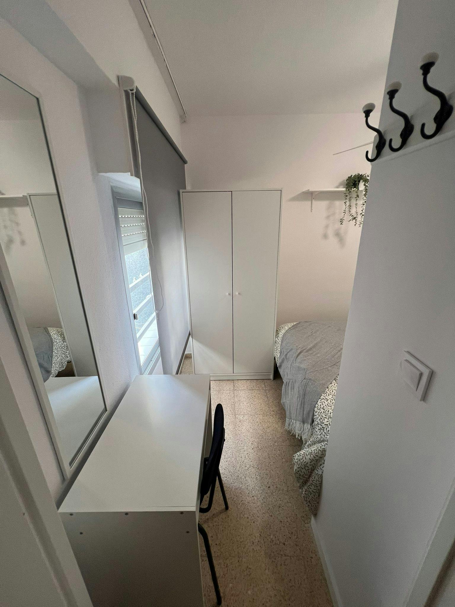 Single room Alicante (Alacant), 1 bed, 6m² — photo 2