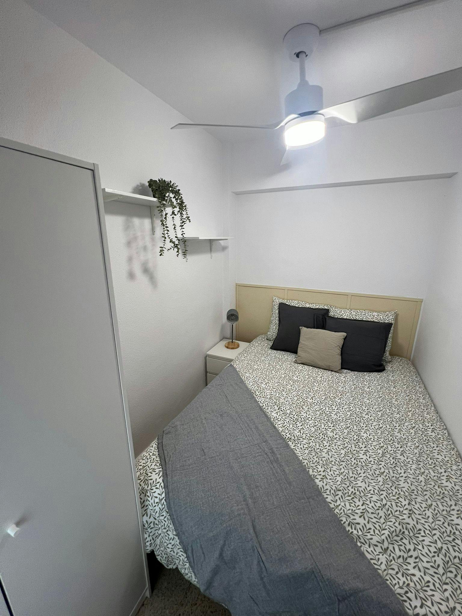 Single room Alicante (Alacant), 1 bed, 6m² — photo 1