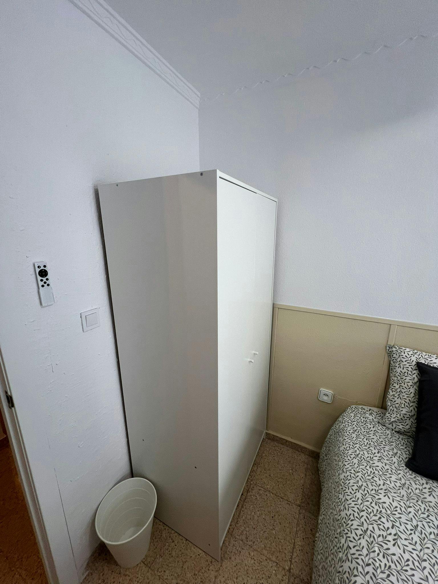 Single room Alicante (Alacant), 1 bed, 6m² — photo 1