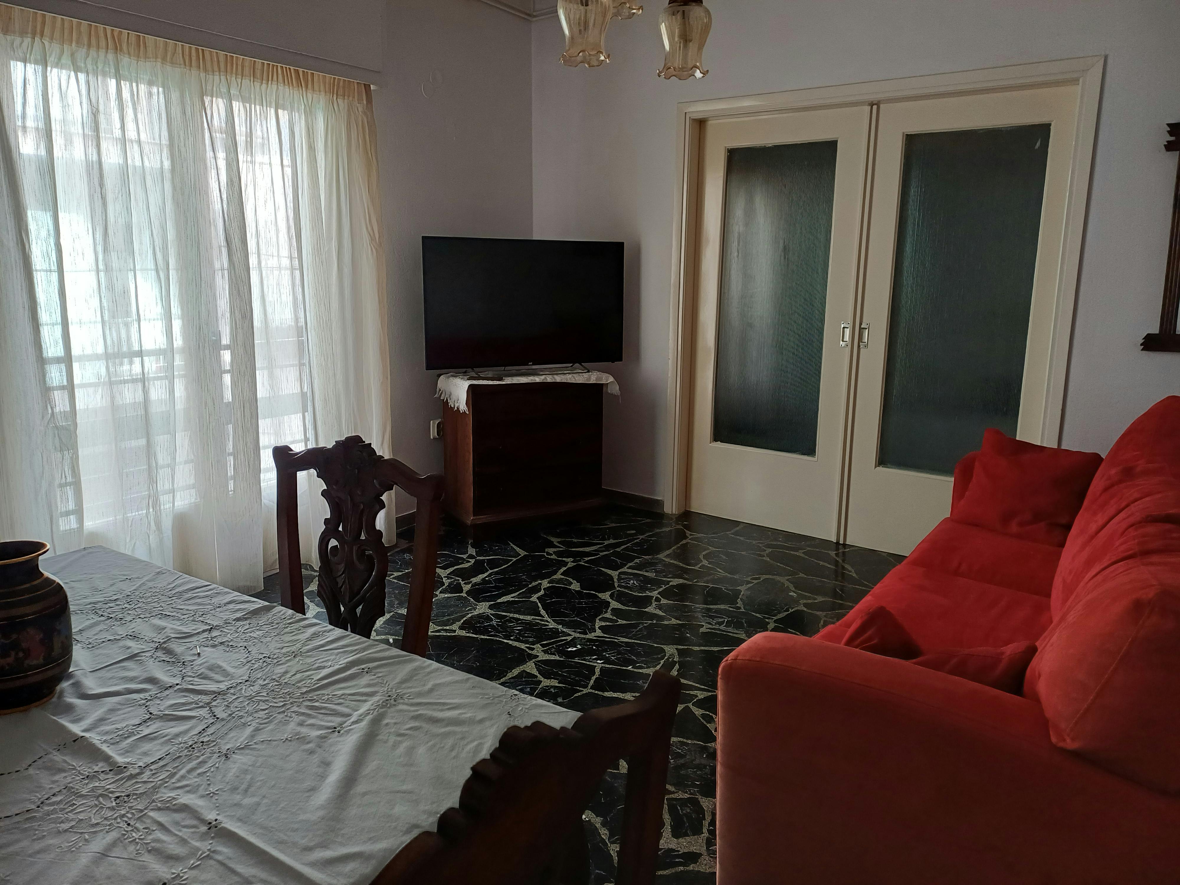 Apartment for rent for €900 per month in Athina, Keratsiniou