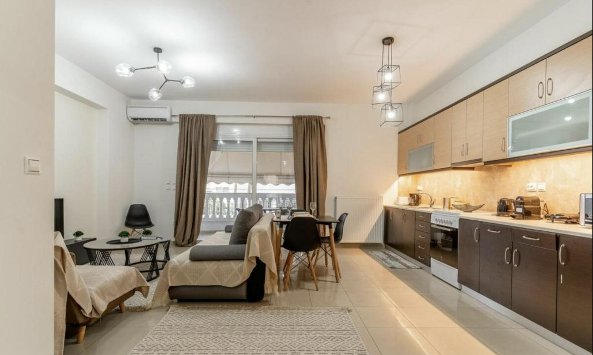 Appartement à louer pour 1 200 €/mois à Egaleo, Mesologgiou