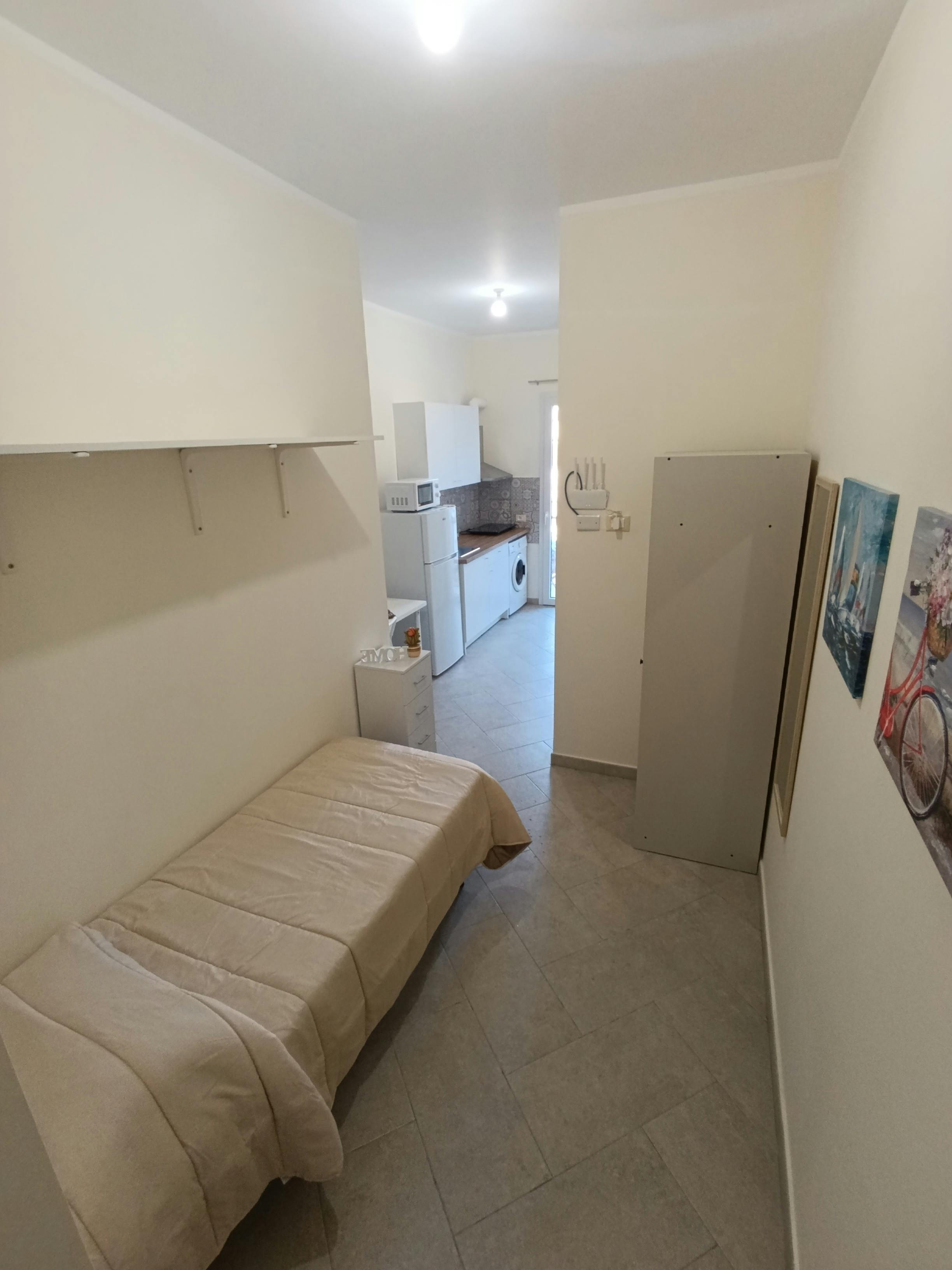 Studio for rent for €485 per month in Palermo, Via Rosario Gregorio