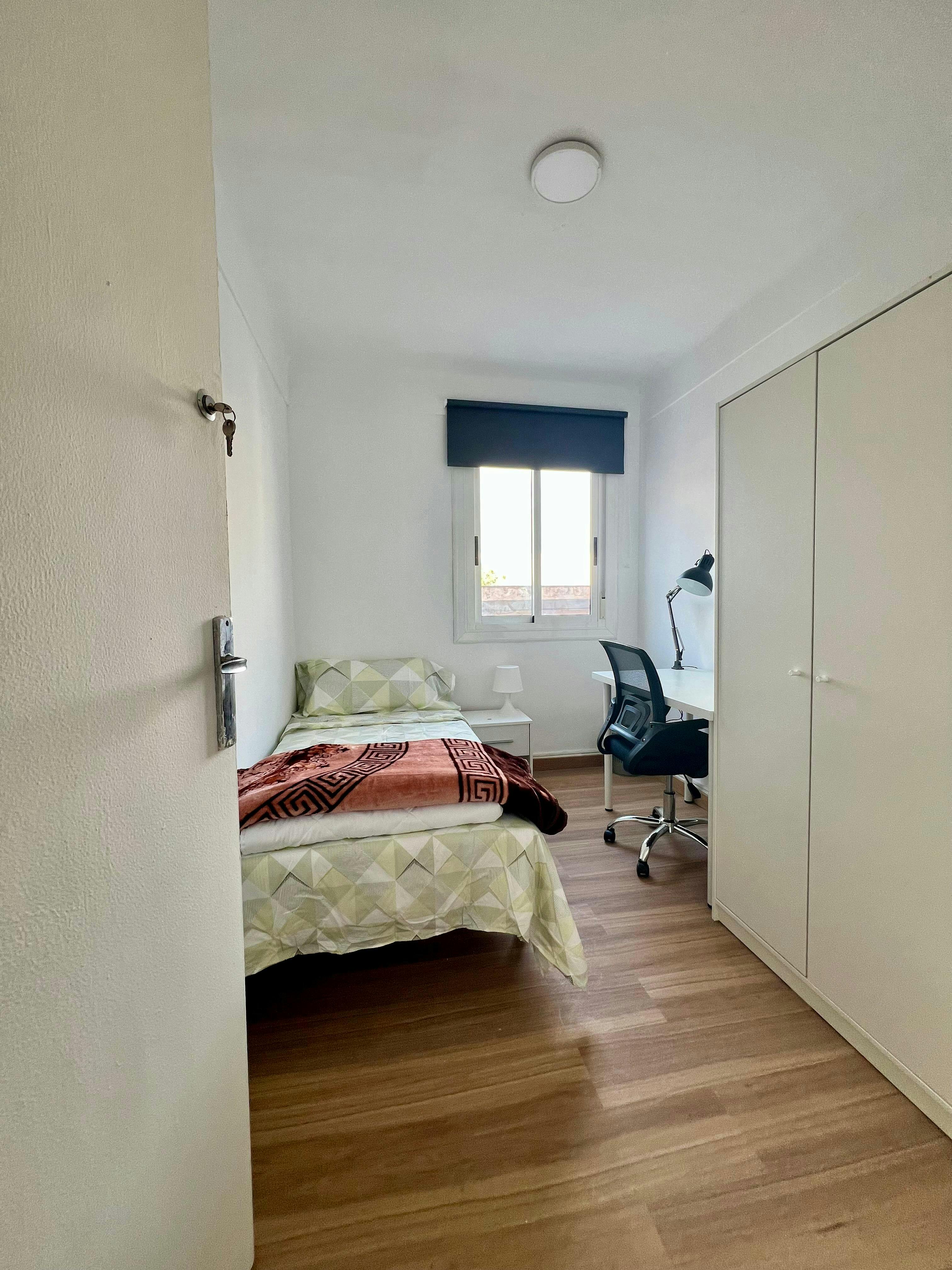 Private room for rent for €280 per month in San Vicent del Raspeig, Calle Colonia Santa Isabel