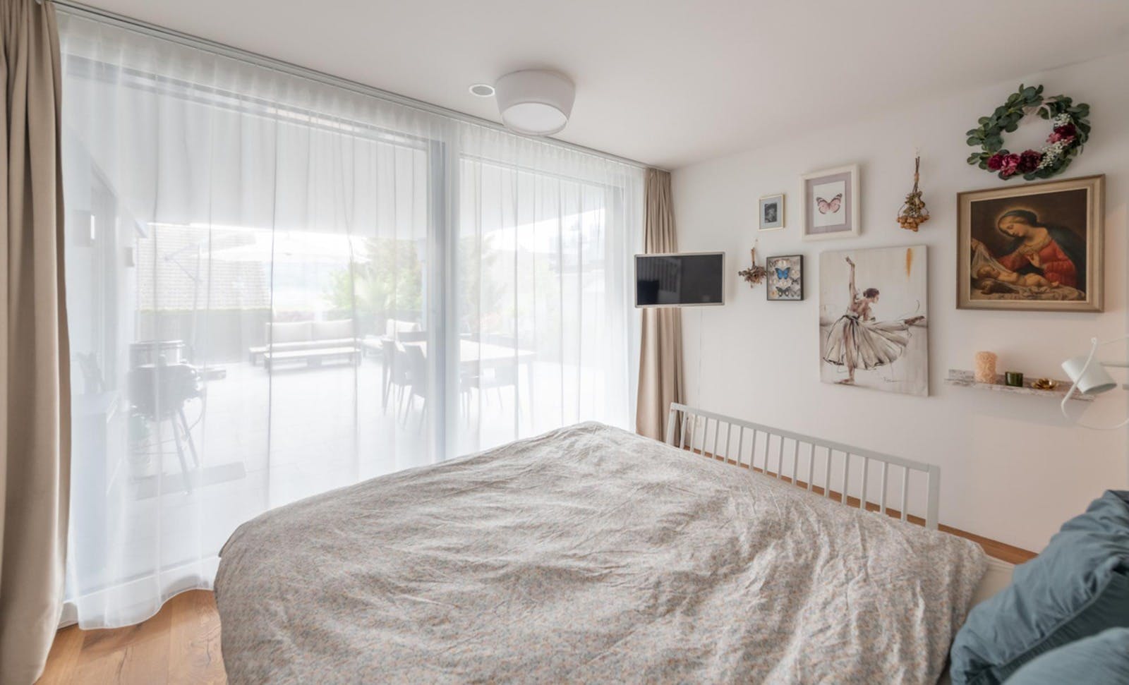 preview gallery tile